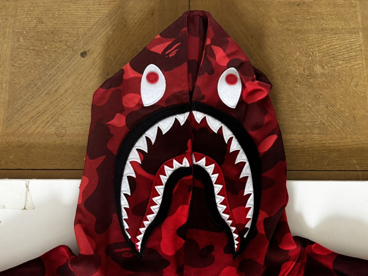 Bape Authentic ape bape color camo 2nd shark pullover hoodie xl Size US XL / EU 56 / 4 - 2 Thumbnail