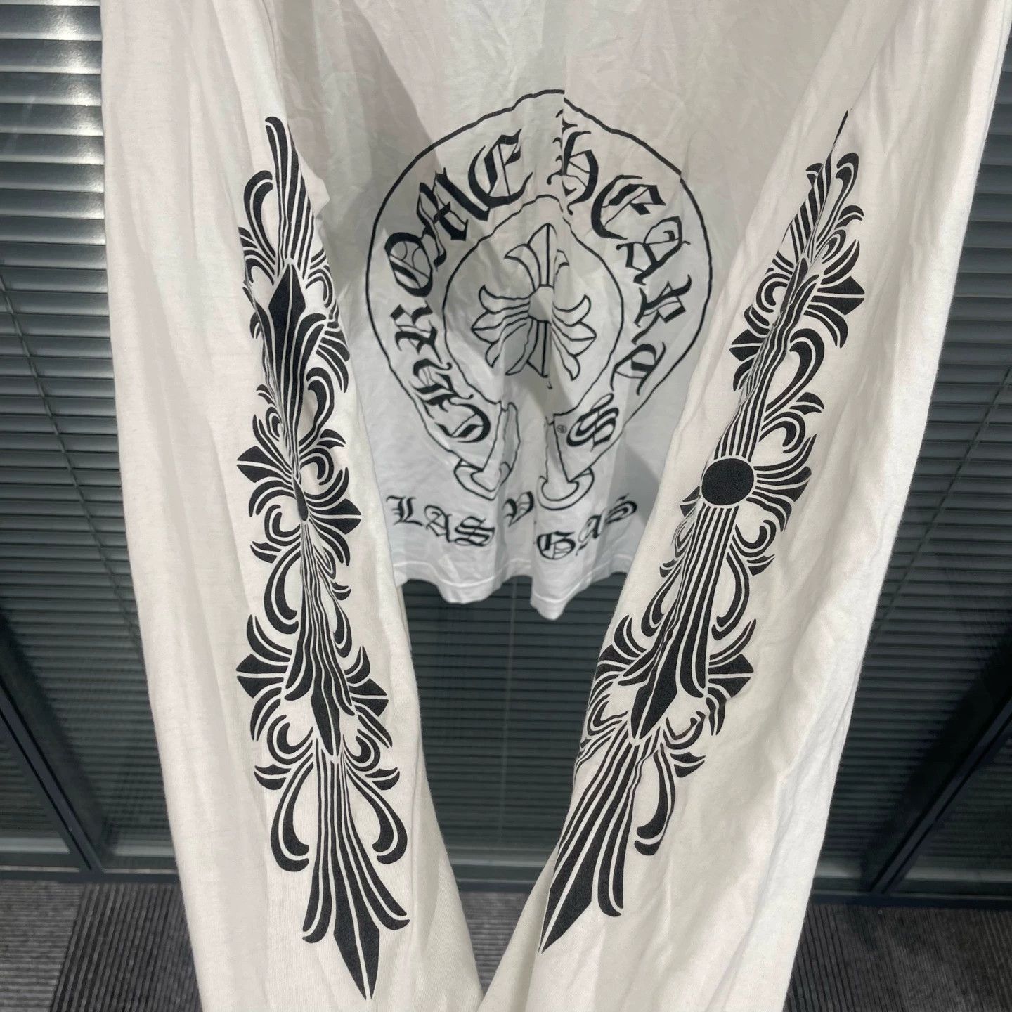 Chrome Hearts Chrome Hearts LV Qilin Arm HS LS M 95N w/Holes #11542 Size US M / EU 48-50 / 2 - 5 Thumbnail