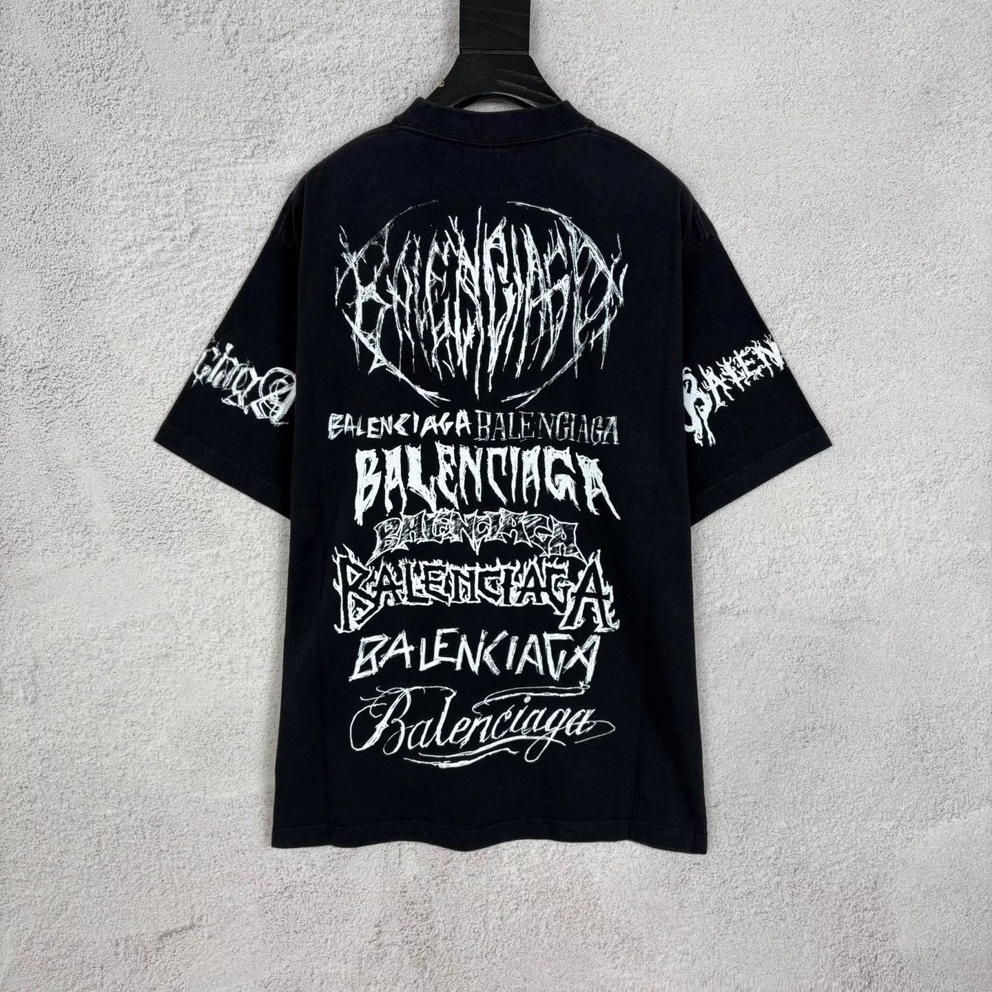 Balenciaga BLCG Graffiti Print Black XS T-shirt Size US XS / EU 42 / 0 - 2 Thumbnail