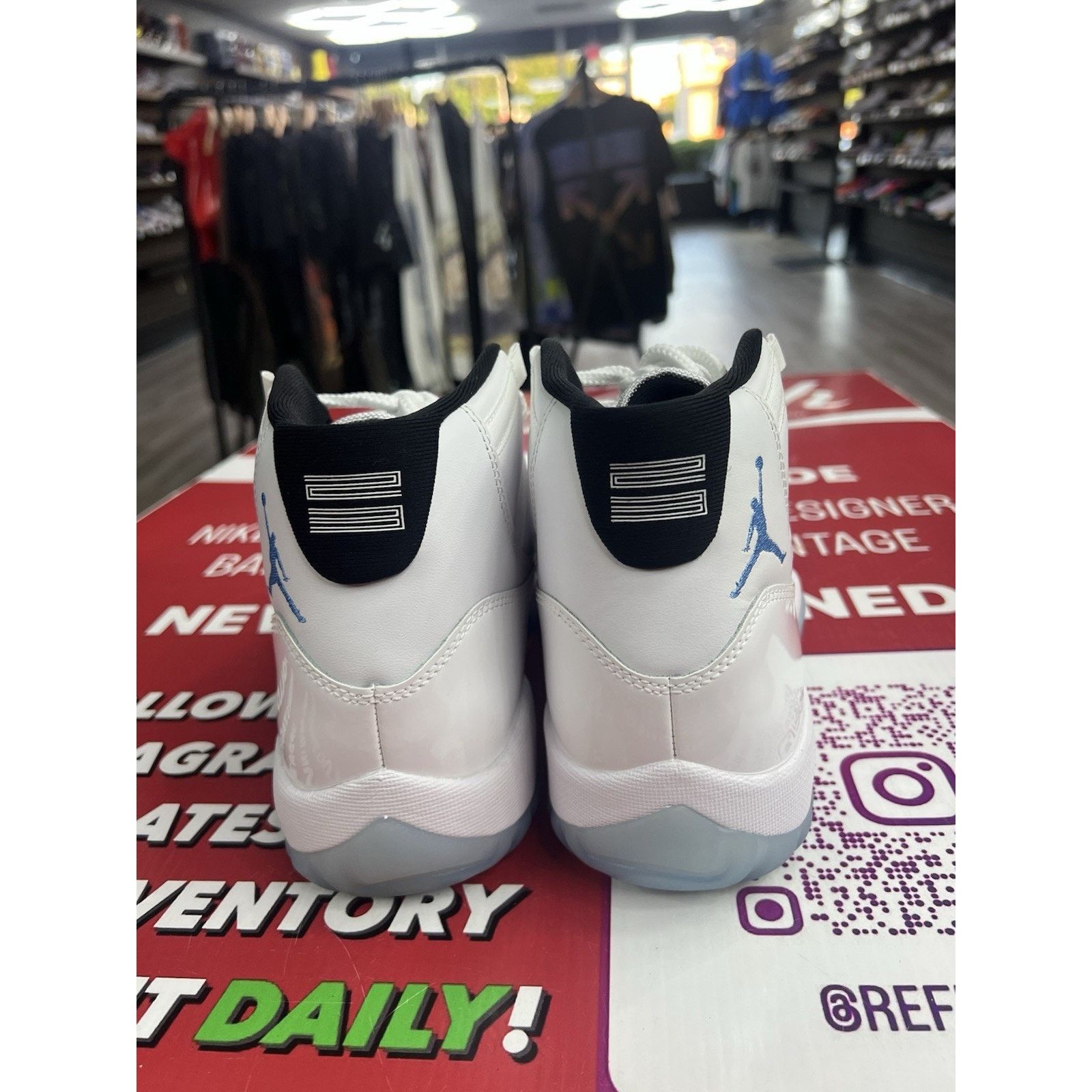 Jordan Brand Air Jordan 11 Legend Blue Size 10.5 CT8012-104 Size US 10.5 / EU 43-44 - 5 Thumbnail