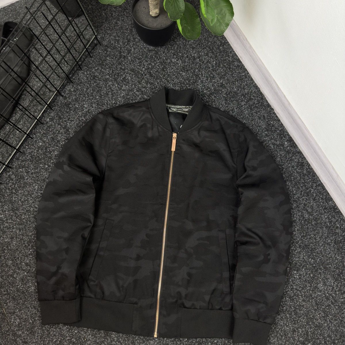 Givenchy Camo Light Zip Jacket Givenchy Style Y2k Size US M / EU 48-50 / 2 - 3 Thumbnail