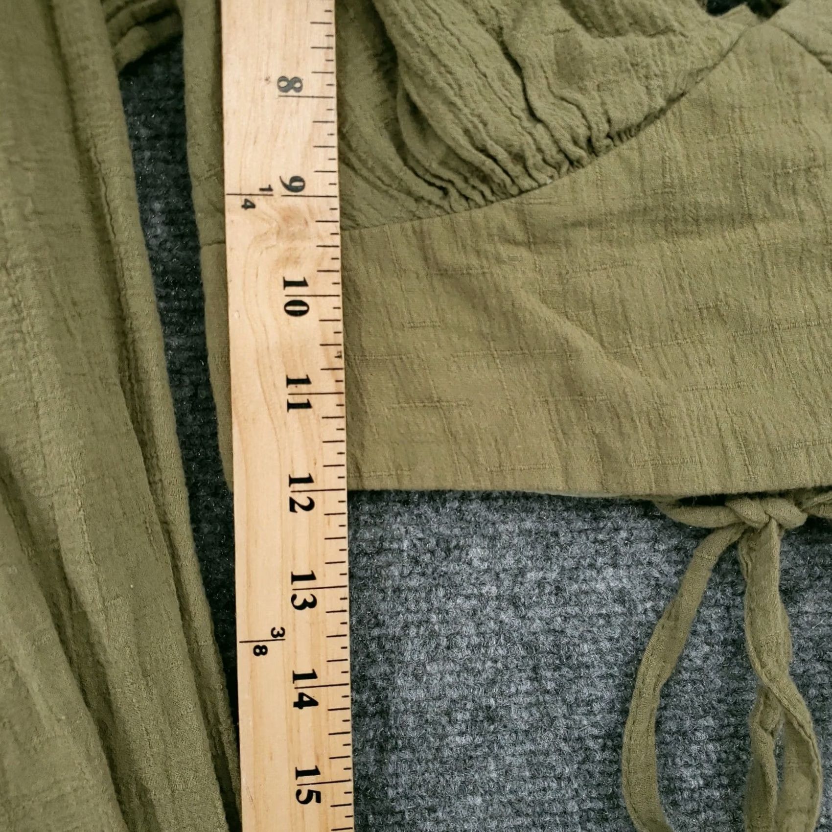 PRINCESS POLLY Princess Polly Blouse Womens 2 Green Cropped Puffed V Neck Lace Up Back Boho Top Size XS / US 0-2 / IT 36-38 - 4 Thumbnail