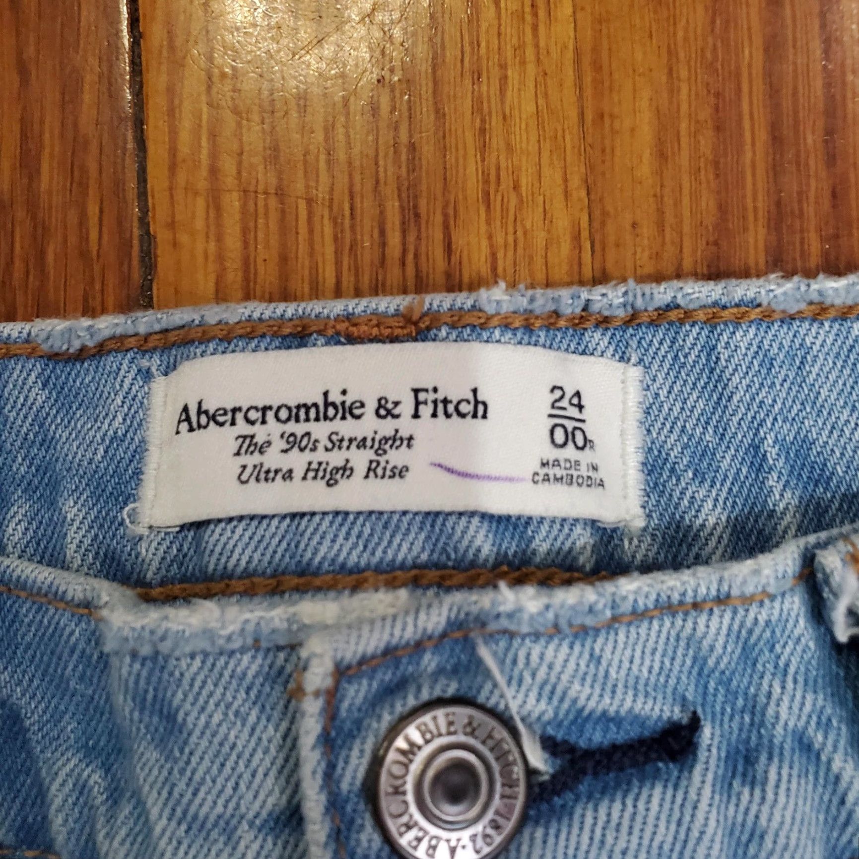 Abercrombie & Fitch VINTAGE Abercrombie & Fitch Jeans Womens 24 00R Light Wash 90s Straight Ultra High Rise Size 24" / US 00 / IT 34 - 7 Thumbnail