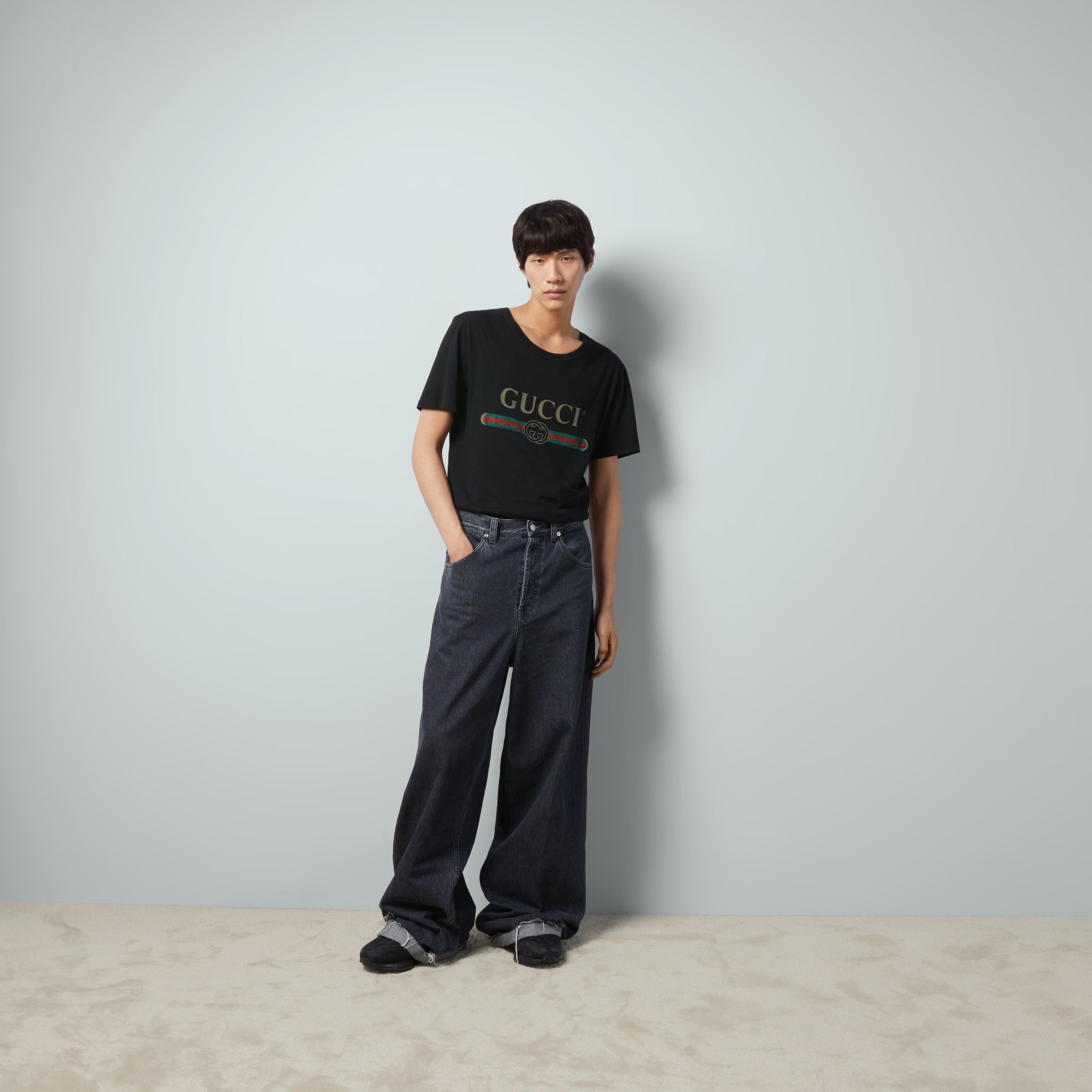 Gucci Gucci - Oversized Washed Tee Size US S / EU 44-46 / 1 - 1 Thumbnail