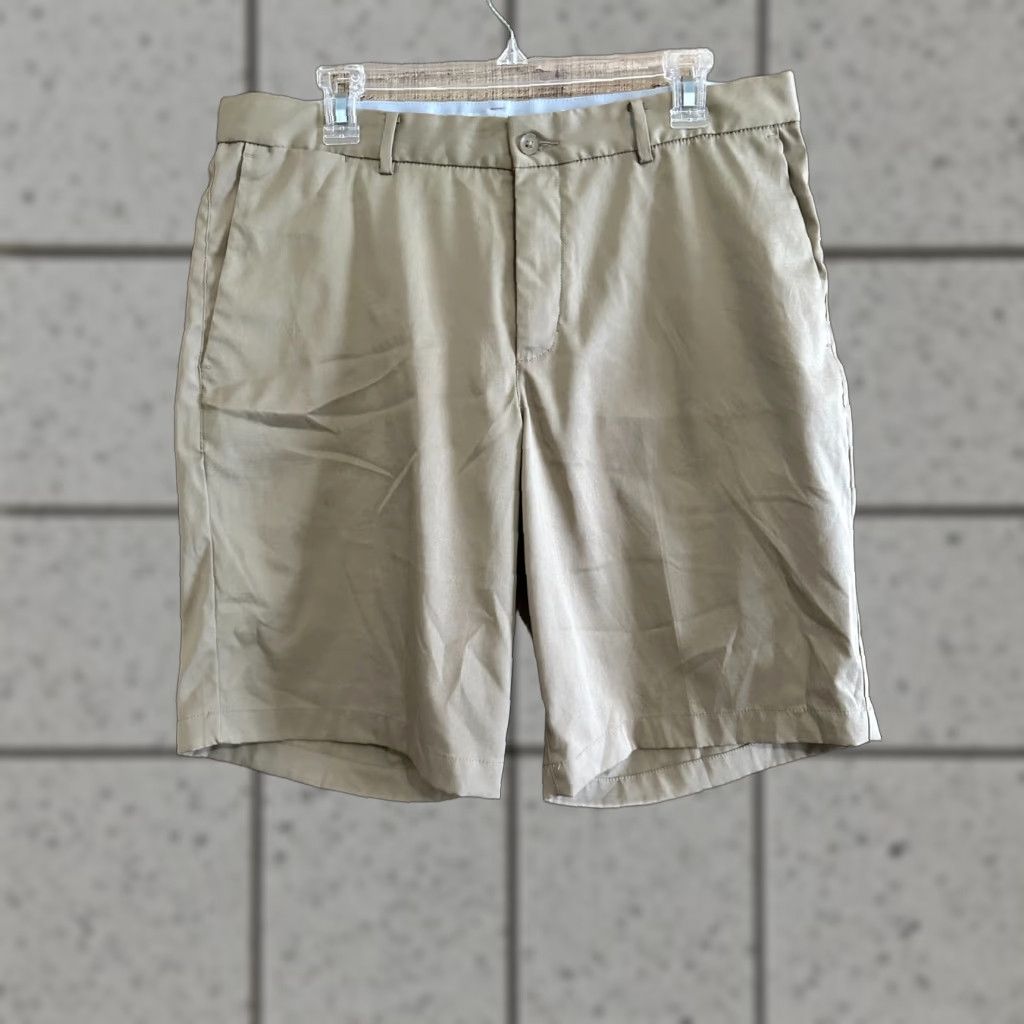 Nike Nike Golf Shorts Sz 34 Beige DRI FIT Standard Fit Polyester Spandex Men Activewear Golf Shorts Size US 34 / EU 50 - 1 Thumbnail
