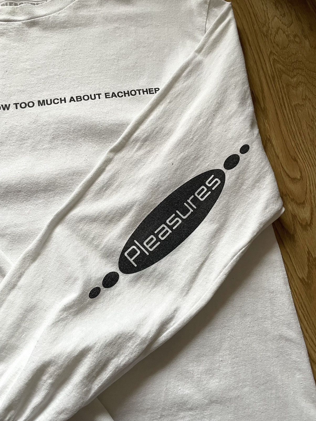 Pleasures Pleasures Too Many People Know Too Much LS T-Shirt Size US M / EU 48-50 / 2 - 8 Thumbnail
