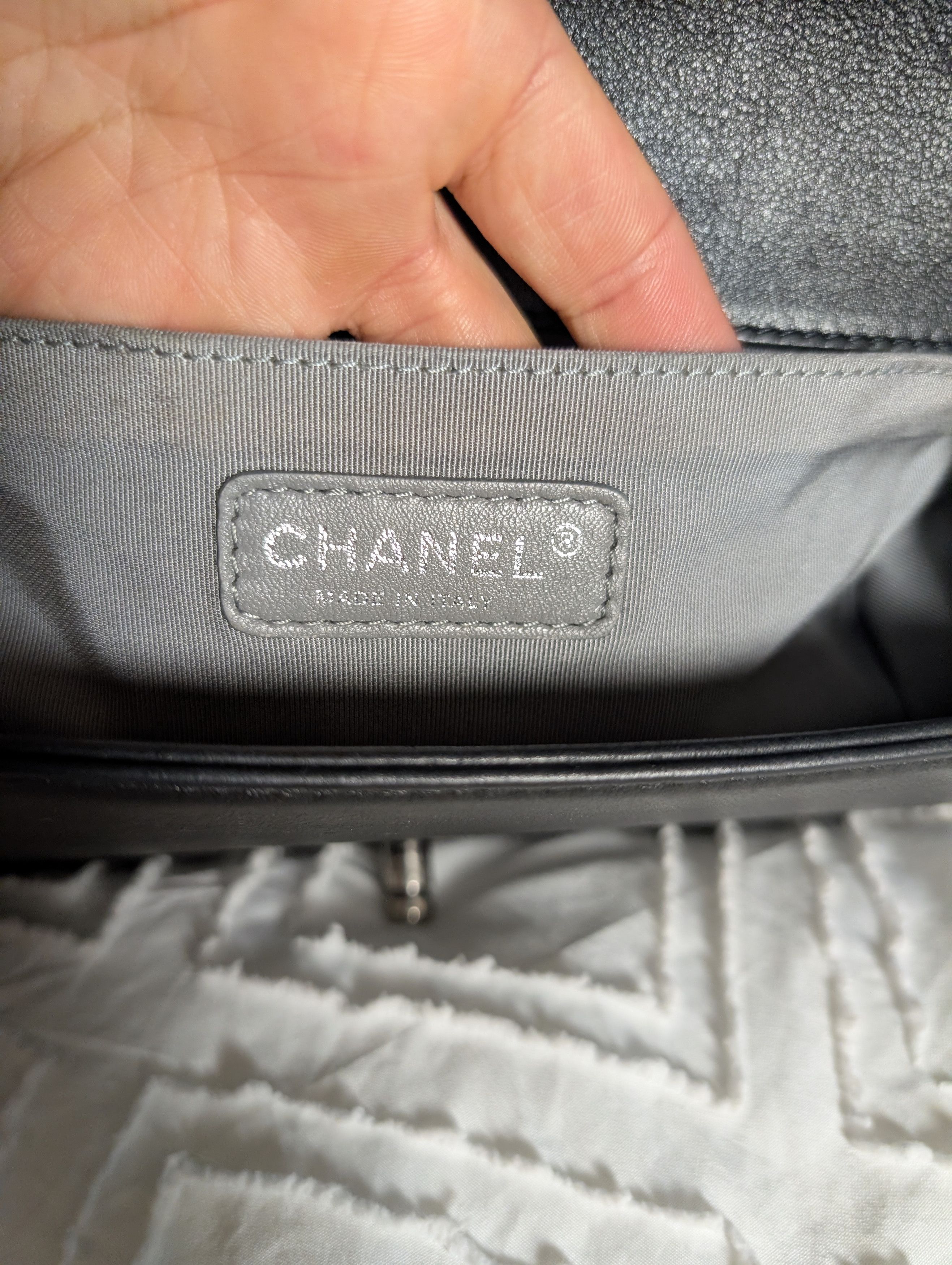 Chanel Chanel Black Quilted Lambskin Leather Boy Bag Size ONE SIZE - 6 Thumbnail