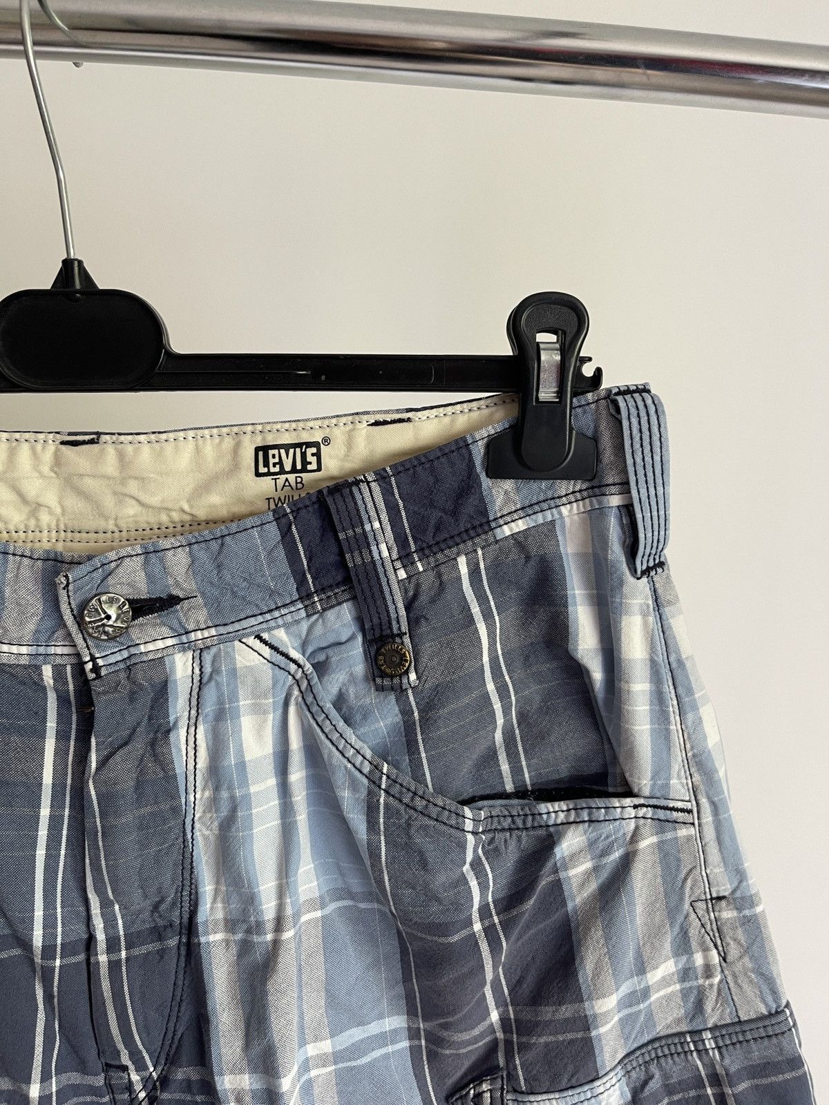 Levi's Levi’s Tab Twills Mens Plaid Cargo Shorts Blue Size 31 Size US 31 - 2 Thumbnail