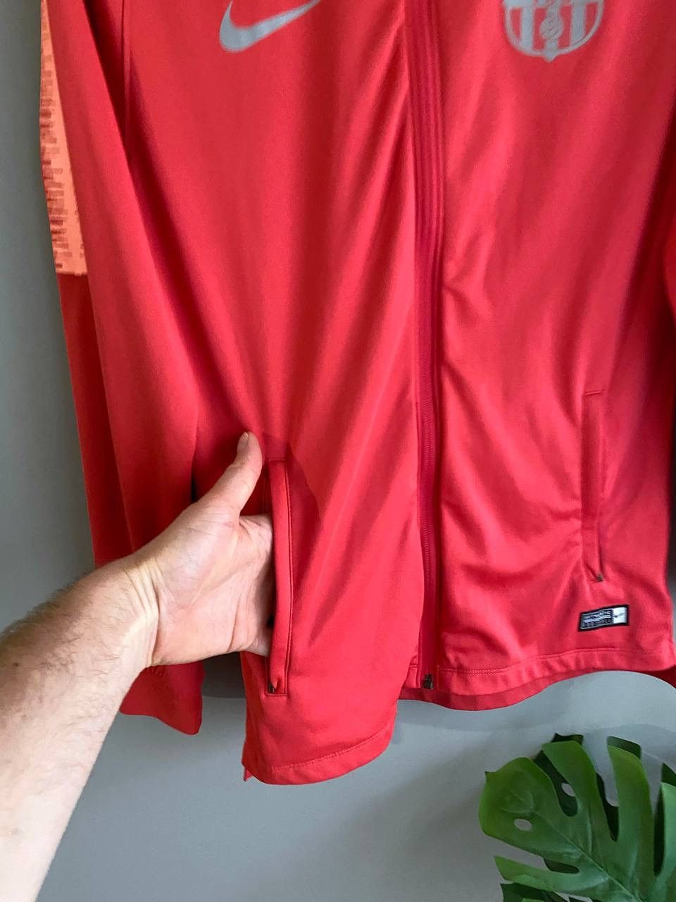 Nike FC Barcelona 2018/19 Football Training Zip Jacket, Size S Size US S / EU 44-46 / 1 - 8 Thumbnail