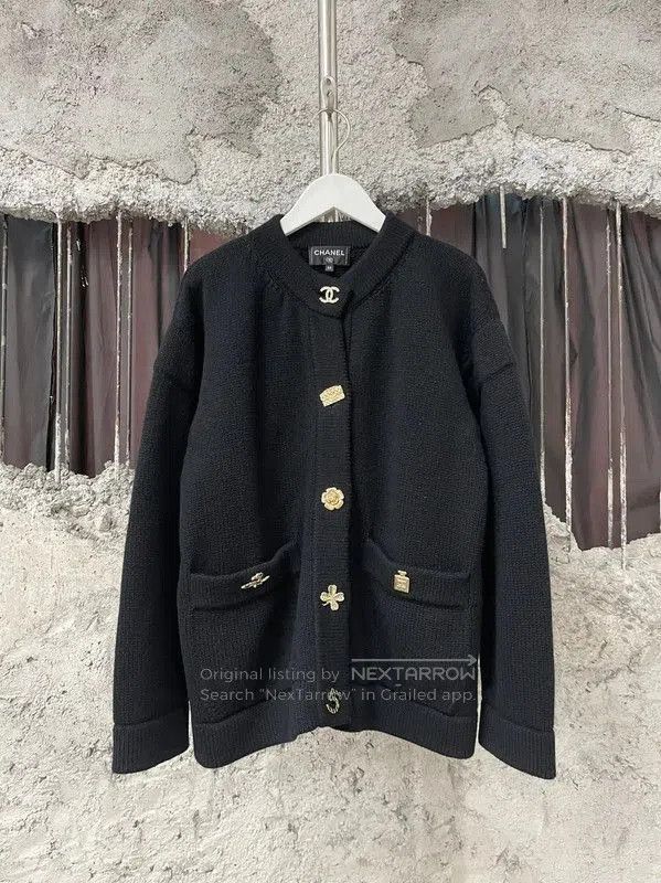 Chanel Chanel Black Wool Cardigan for Women . Size XXS / US 00 / IT 34 - 1 Thumbnail
