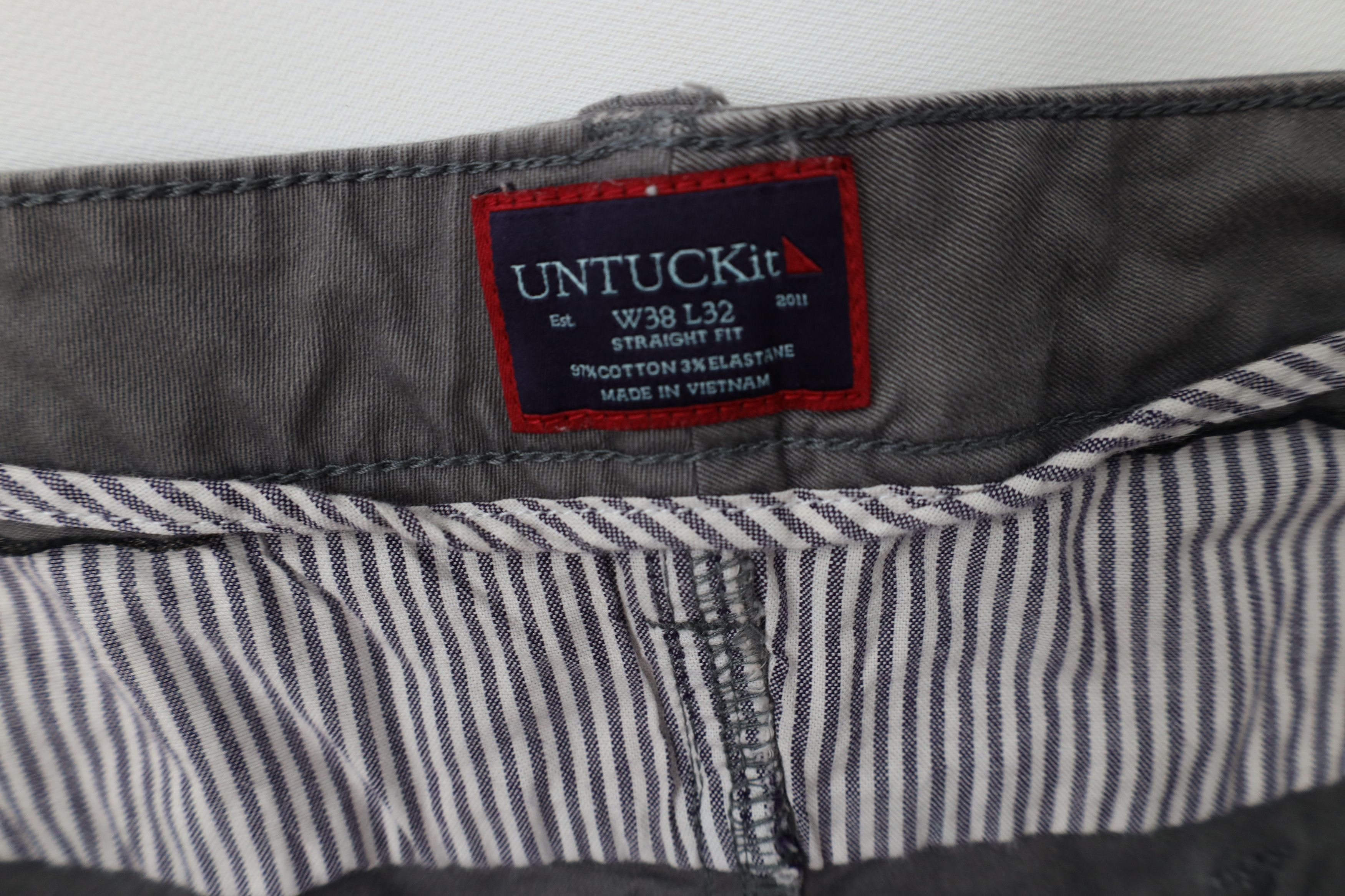 UNTUCKit Untuckit Faded Straight Leg Stretch Chino Pants Gray Size US 38 / EU 54 - 6 Thumbnail