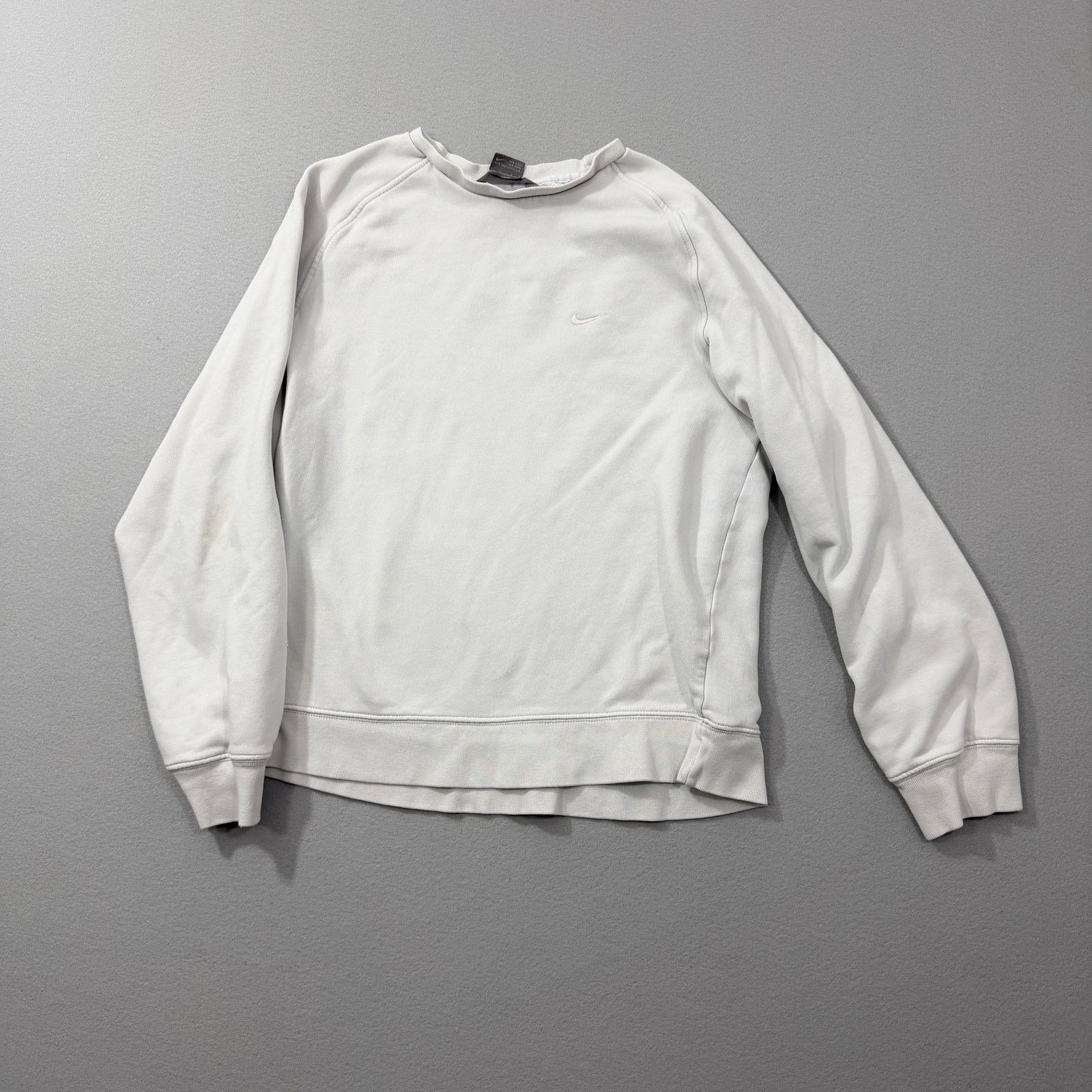 Nike Vintage Nike Sweatshirt Mens Large White Pullover Crewneck Size US L / EU 52-54 / 3 - 1 Thumbnail