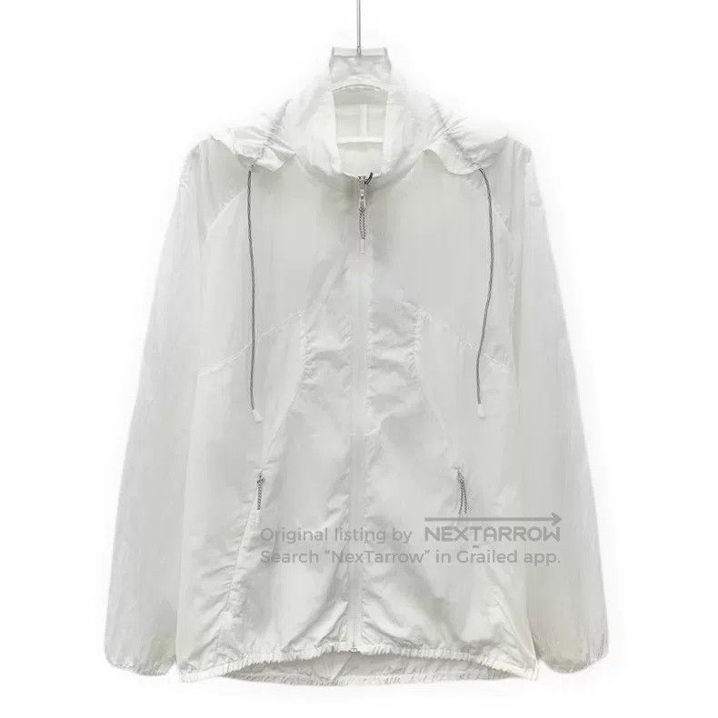 Louis Vuitton Louis Vuitton 25 White Hooded Drawstring Zipper Long Sleev Size XS / US 0-2 / IT 36-38 - 1 Thumbnail