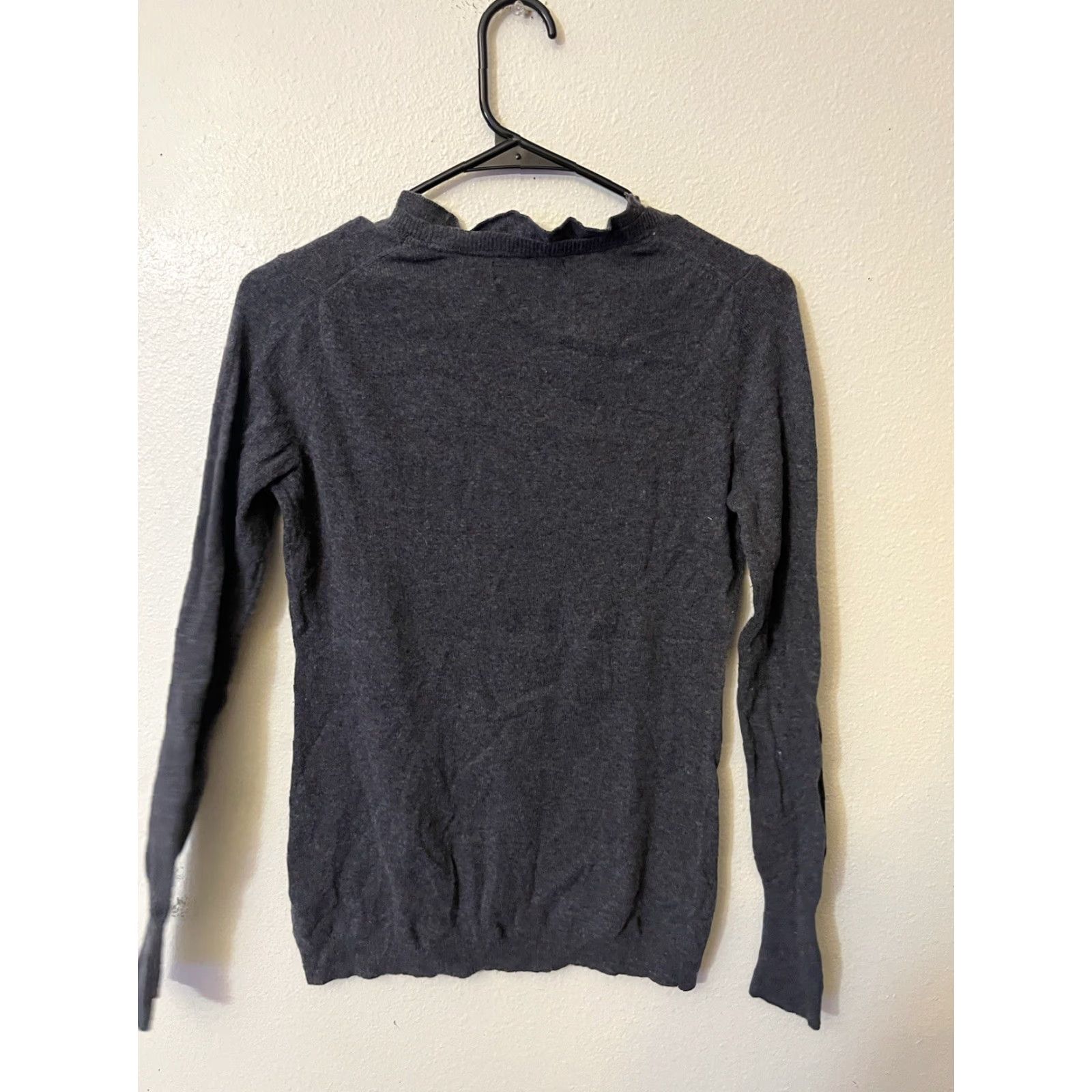 Banana Republic Banana Republic Women's Size S Pullover Sweater Italian Yarn Knit Gray Long Slee Size S / US 4 / IT 40 - 3 Thumbnail