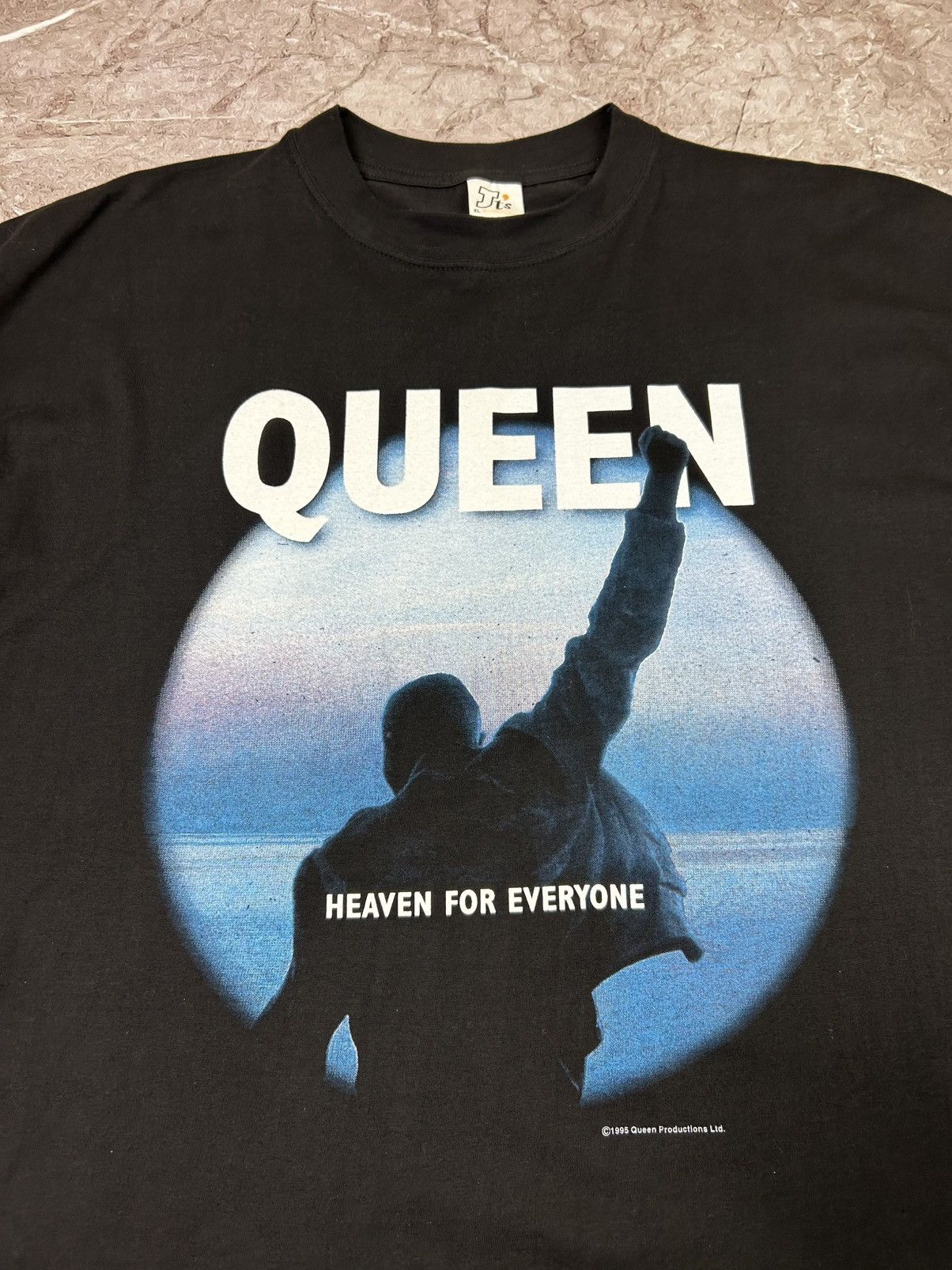 Band Tees Vintage 1995 Queen Tee Heaven for Everyone Tour Tee Size US XL / EU 56 / 4 - 5 Thumbnail