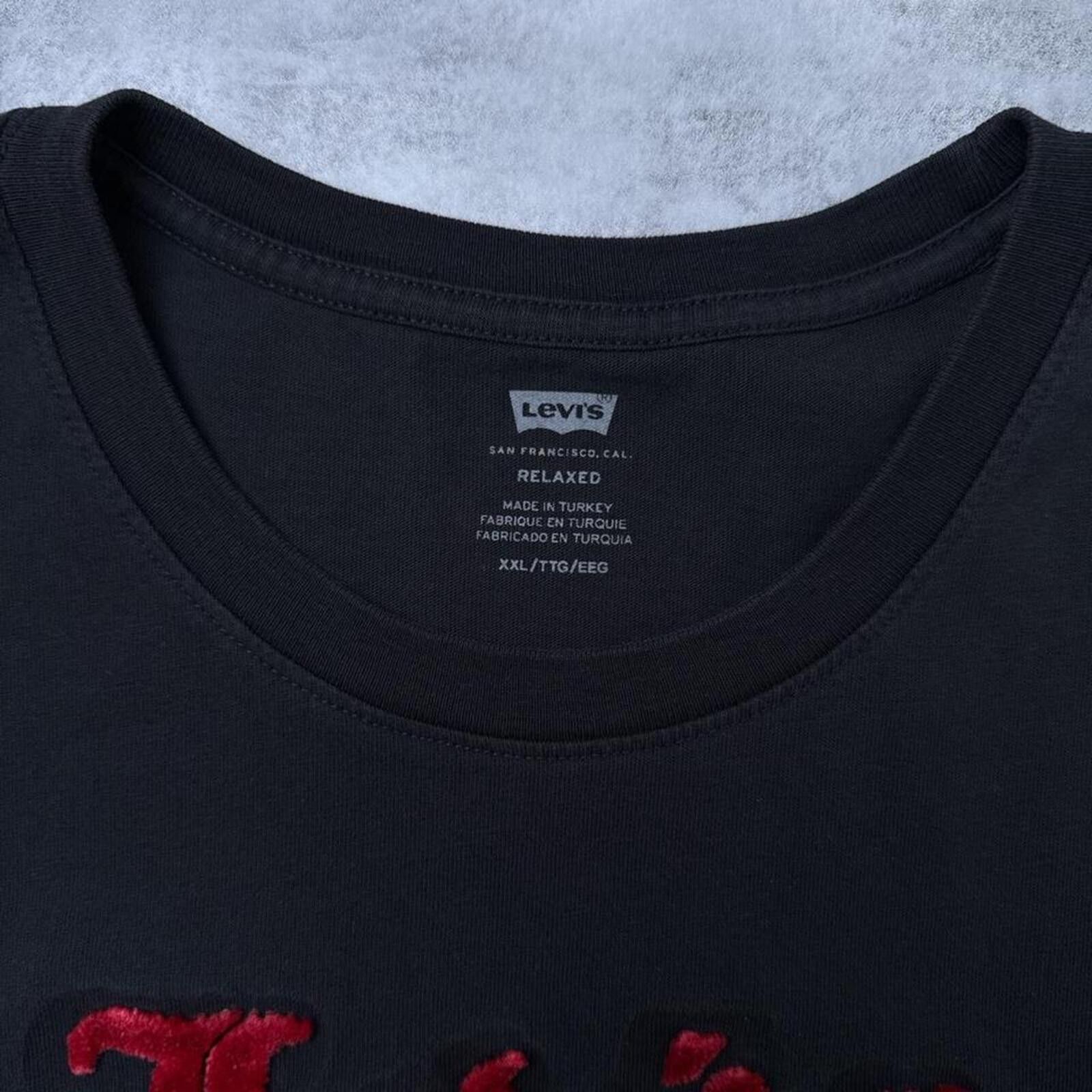 Levi's Y2K Levi’s Grunge 00s Black T shirt Size US XL / EU 56 / 4 - 7 Thumbnail