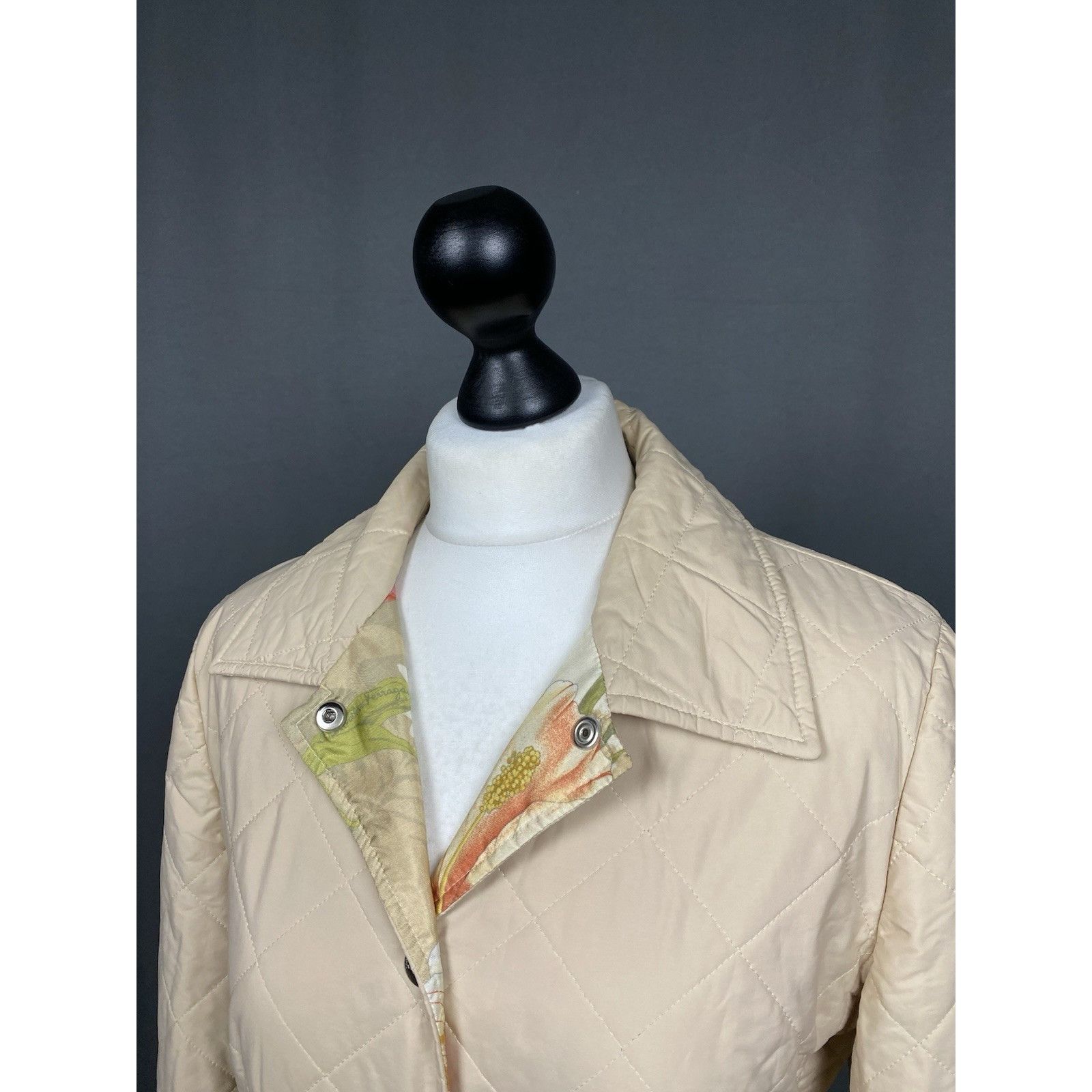 Salvatore Ferragamo Salvatore Ferragamo Floral Lining Women's Beige Pink Quilted Size M / US 6-8 / IT 42-44 - 5 Thumbnail