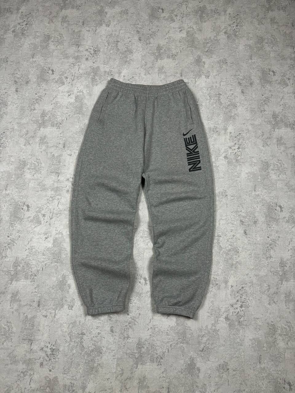 Nike Vintage Nike Gray Y2K Baggy Sweatpants Joggers Size S Size US 31 - 1 Thumbnail