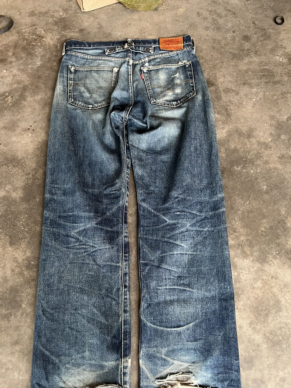 Levi's × Levi's Vintage Clothing VINTAGE LEVIS 702 BIG E SELVEDGE DISTRESSED JEANS Size US 32 / EU 48 - 14 Thumbnail