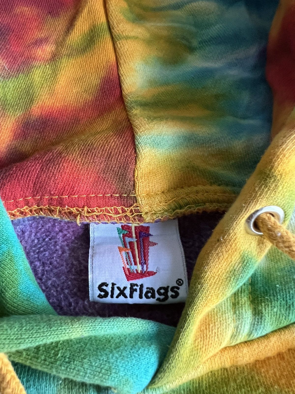 Too Cute Guetta Bros. × Vintage × Warner Bros 1990s Too Cute Bugs Bunny Warner Bros©️ 6 Flags Boxy Hoodie Size US S / EU 44-46 / 1 - 6 Thumbnail