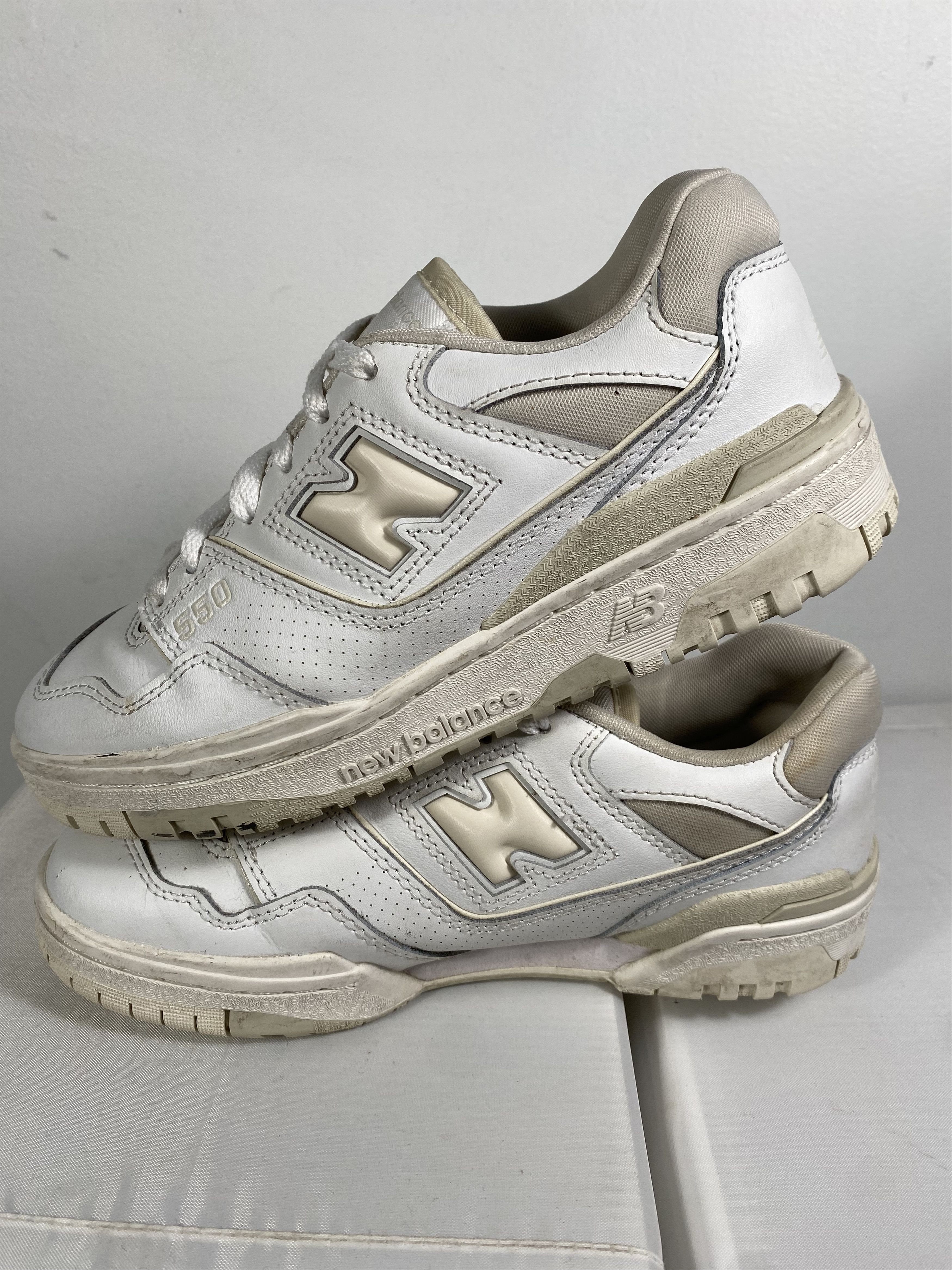 New Balance New Balance Women's BB550 Sneakers White/Light Gold Size US 6 / IT 36 - 3 Thumbnail