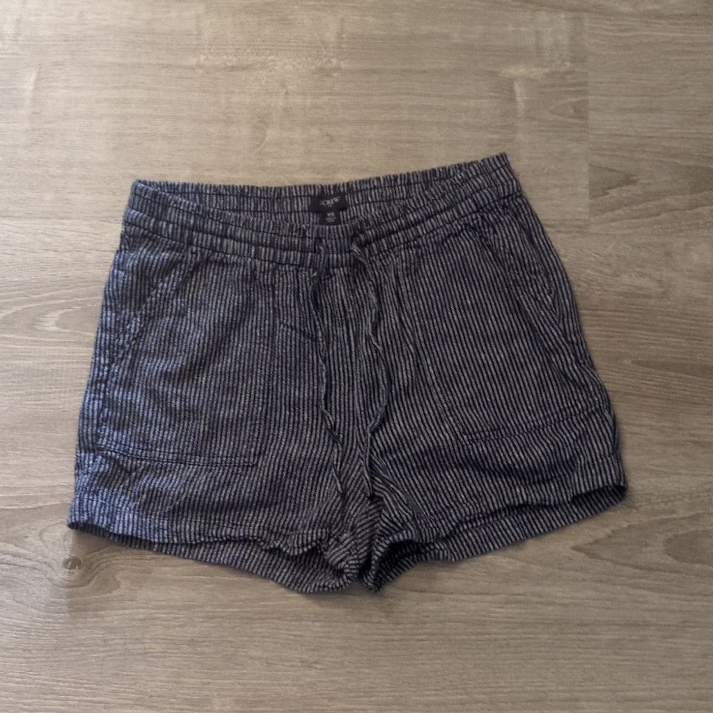 J.Crew J. Crew blue pin stripe shorts size XS Size 27" / US 4 / IT 40 - 1 Thumbnail