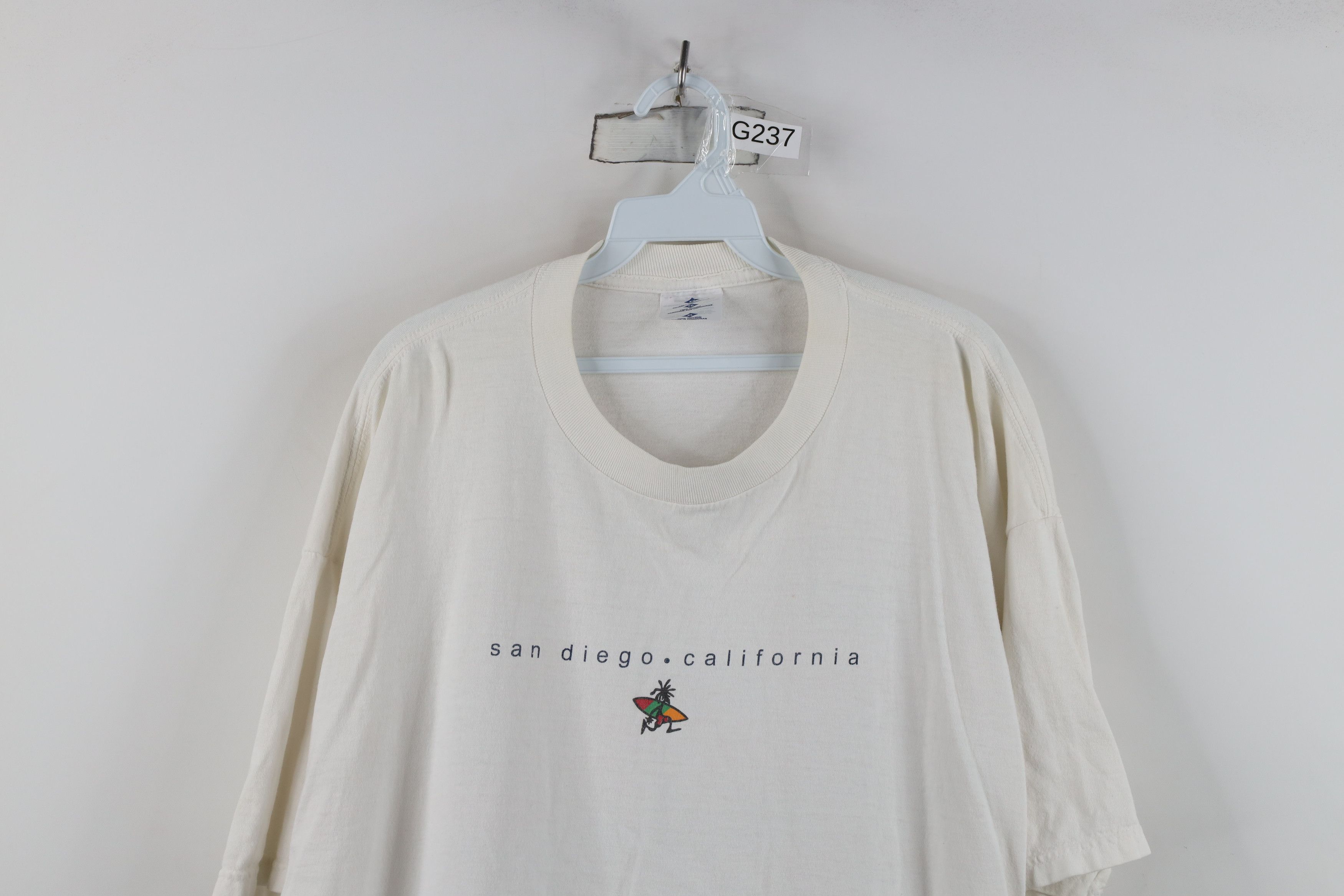 Vintage Vintage 90s Streetwear San Diego California Surfing T-Shirt Size US XL / EU 56 / 4 - 2 Thumbnail