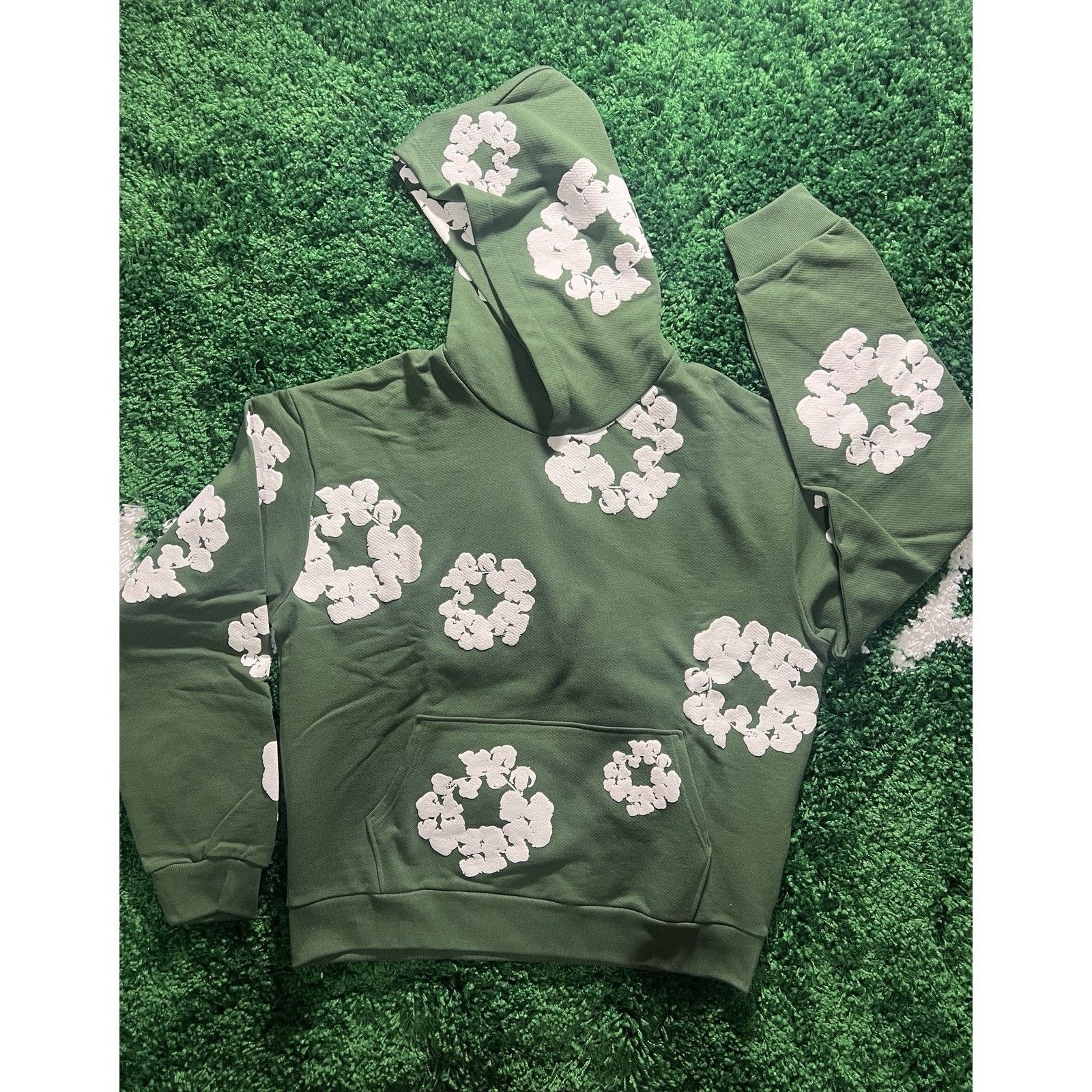 DENIM TEARS Denim Tears The Cotton Wreath Sweatshirt Green DENIM TEARS Denim Tears The Cotton Wreath Sweatshirt Green