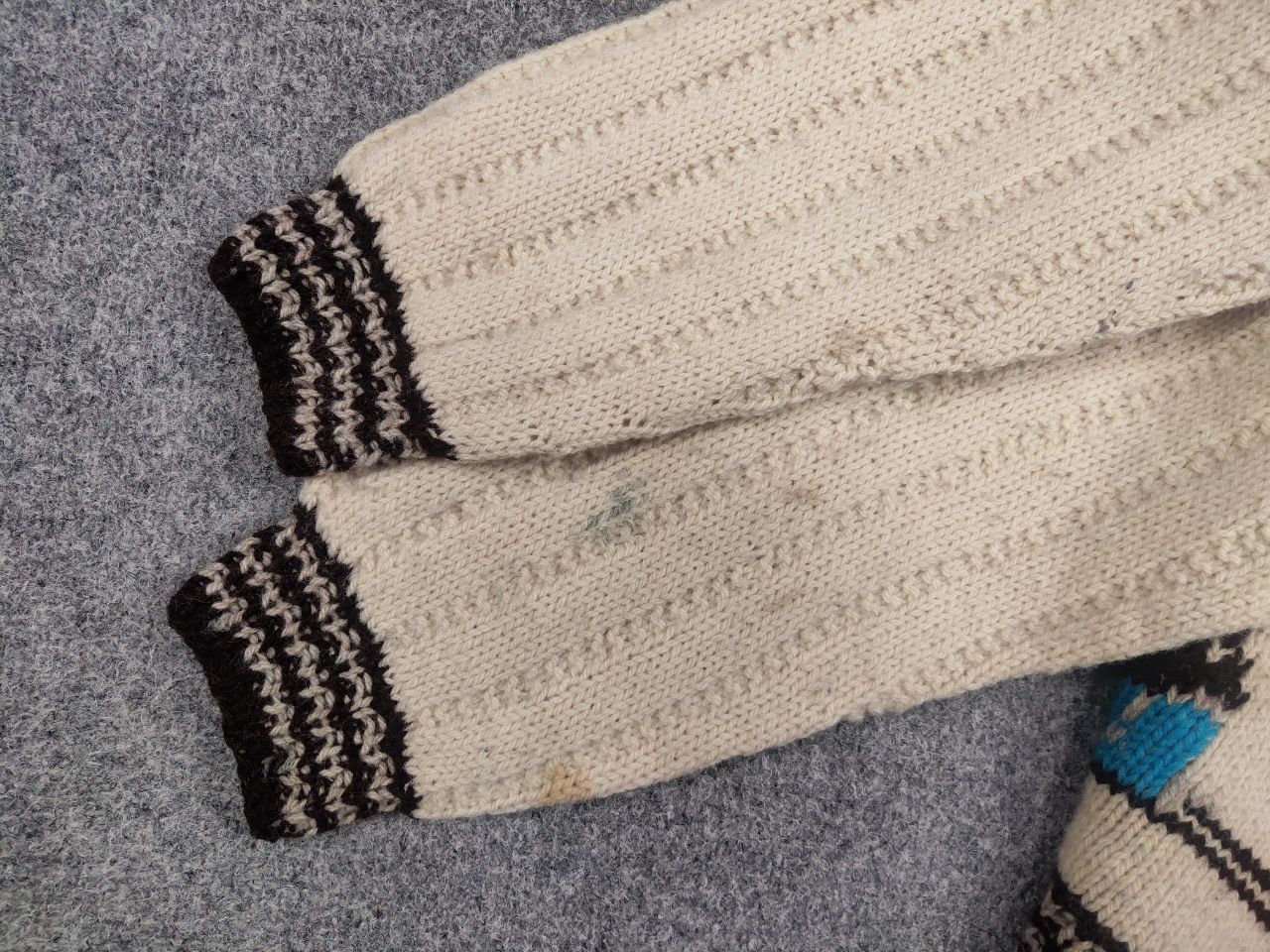 Vintage Vintage 50-60's Hand Knit Wool Crew chek Sweater skier Logo Size US S / EU 44-46 / 1 - 11 Thumbnail