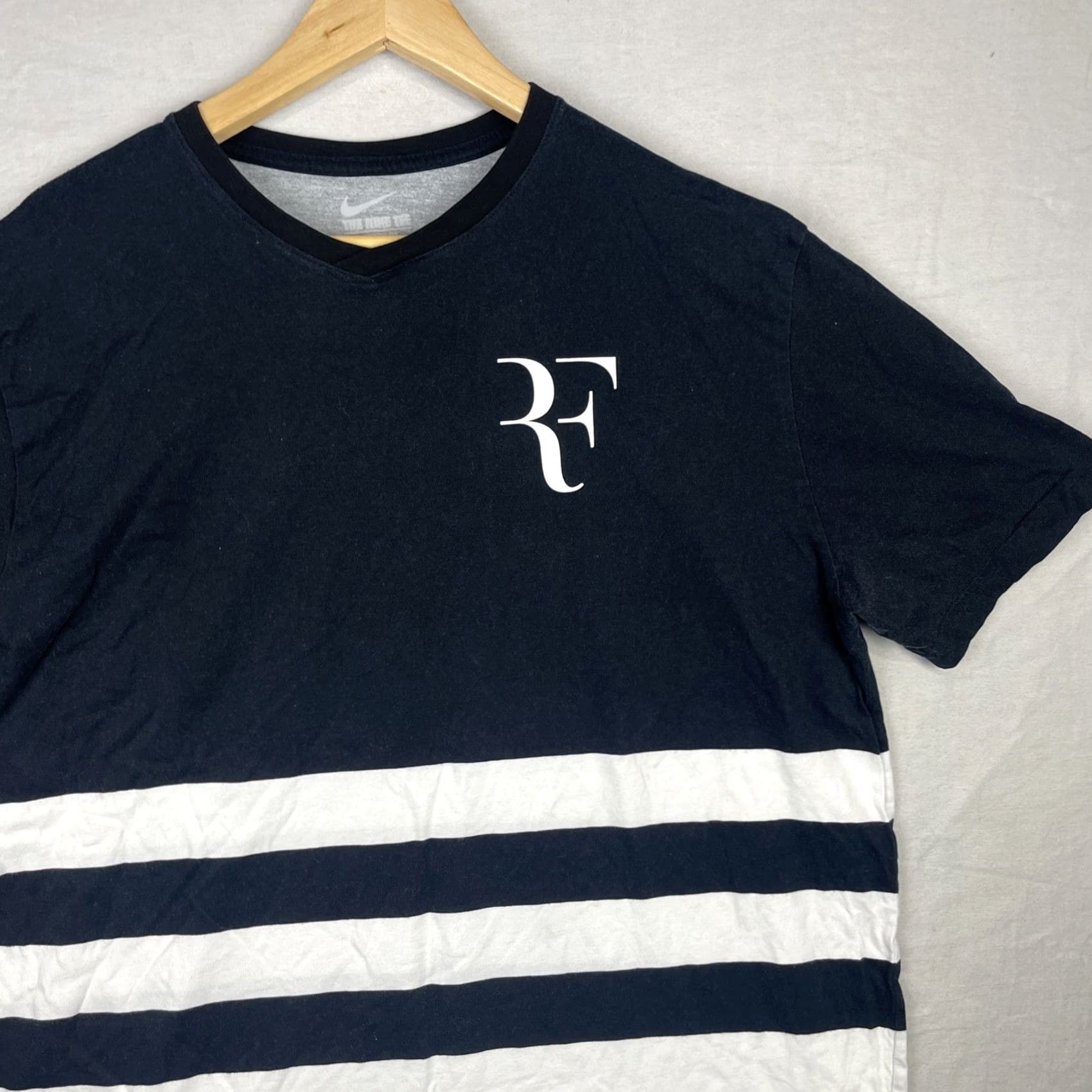 Nike Nike RF Shirt Mens 2XL Black Tennis Short Sleeve Athletic Fit Nike RF Shirt Size US XXL / EU 58 / 5 - 3 Thumbnail