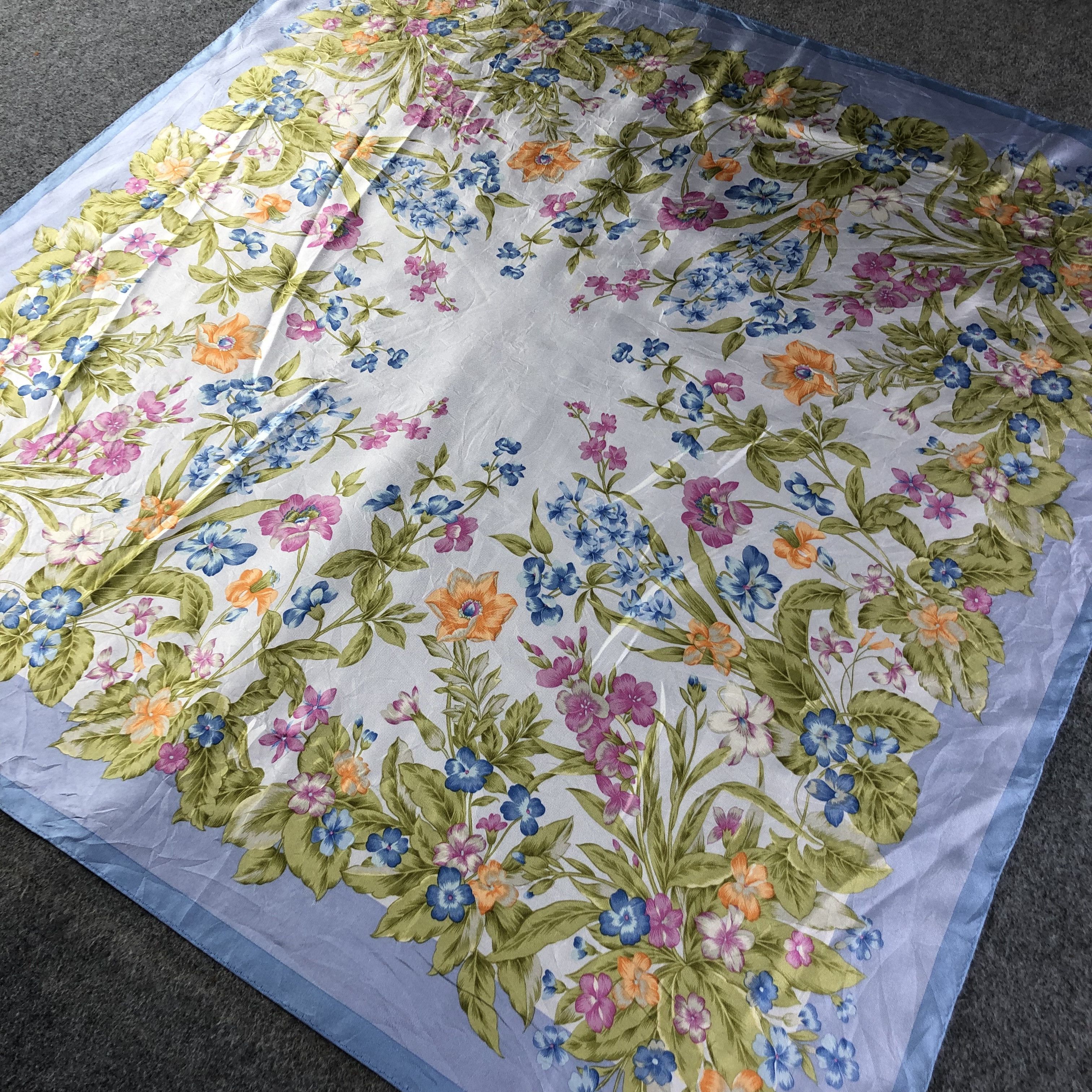 Japanese Brand Luxury Floral Silk Scarf M420 Size ONE SIZE - 2 Thumbnail
