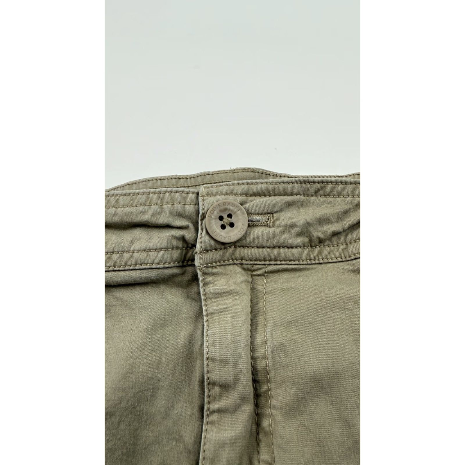 Eddie Bauer Eddie Bauer Shorts Womens 10 Khaki Beige Casual Stretch Chino Summer Pockets Size 32" / US 10 / IT 46 - 2 Thumbnail