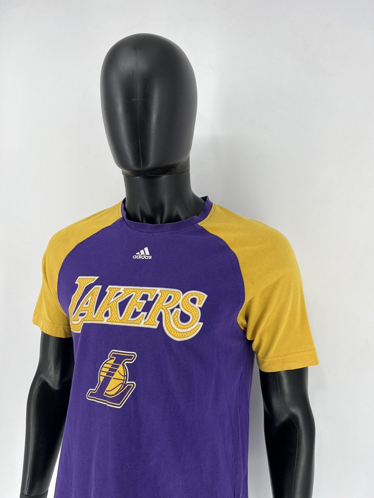 Adidas 🔷Vintage Adidas L.A. Lakers Kobe Bryant #24 T-shirt🔷 Size US M / EU 48-50 / 2 - 4 Thumbnail