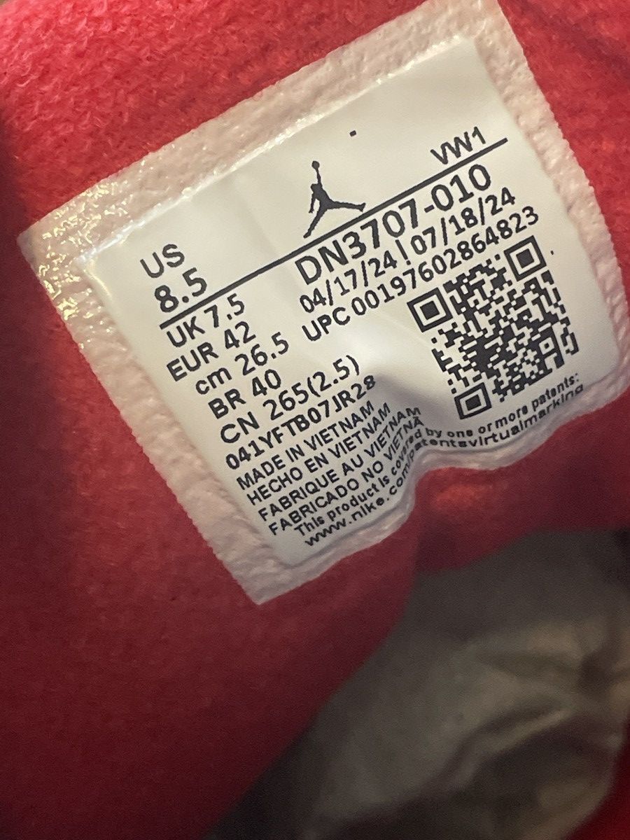 Jordan Brand Air Jordan Retro 3 “Black Cement” 2024 Size US 8.5 / EU 41-42 - 6 Thumbnail