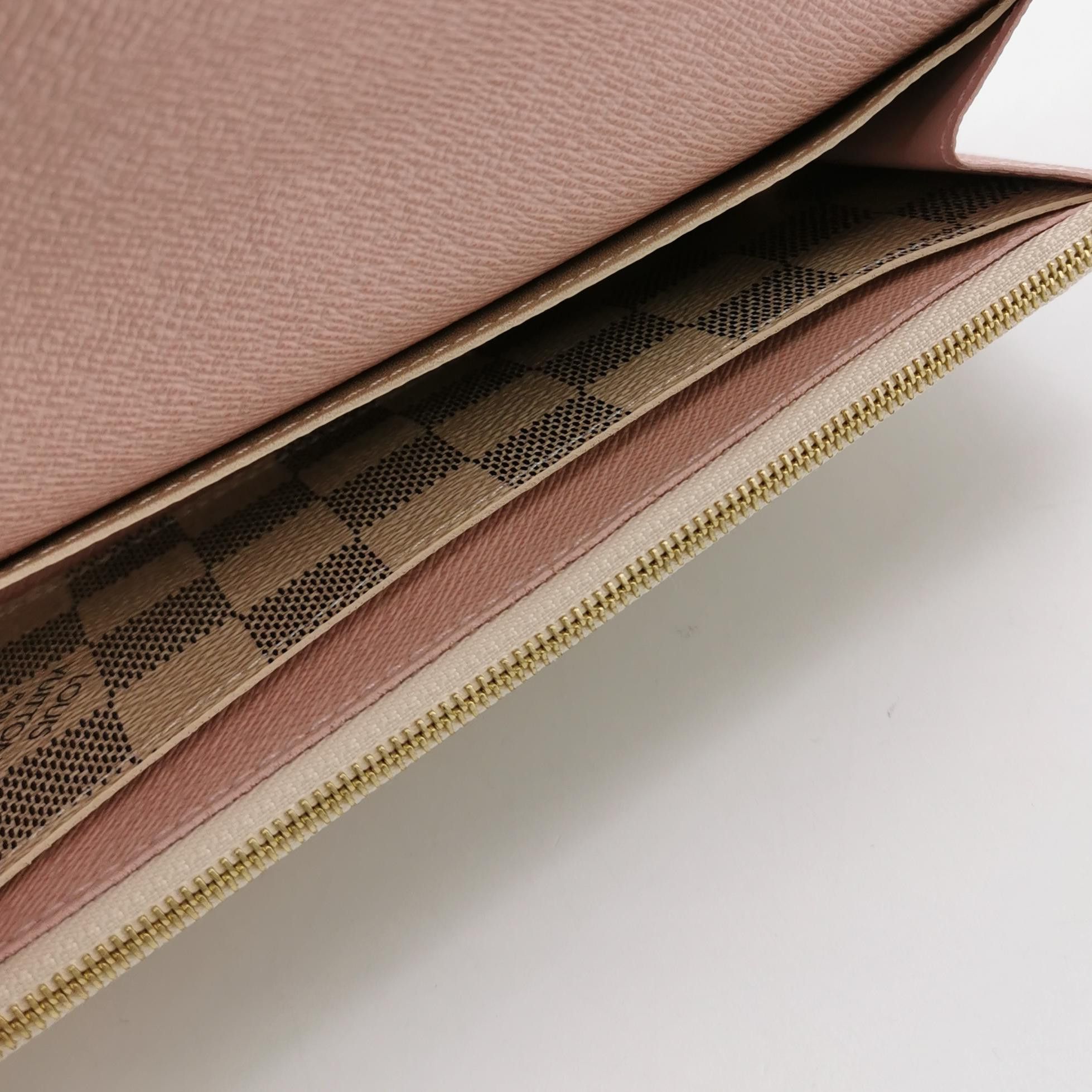Louis Vuitton Louis Vuitton (LV) Emilie Checkerboard Snap Wallet -y2506 Size ONE SIZE - 1 Thumbnail