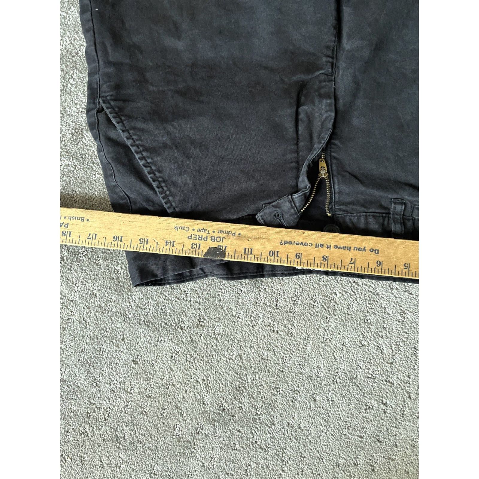 H&M H M Men Pants 32x29 Black Cotton Straight Leg Regular Fit Flat Front Chino Mens Pants Casual City 32 Black Cotton Straight Leg Regular Fit Chino Size US 32 / EU 48 - 6 Thumbnail