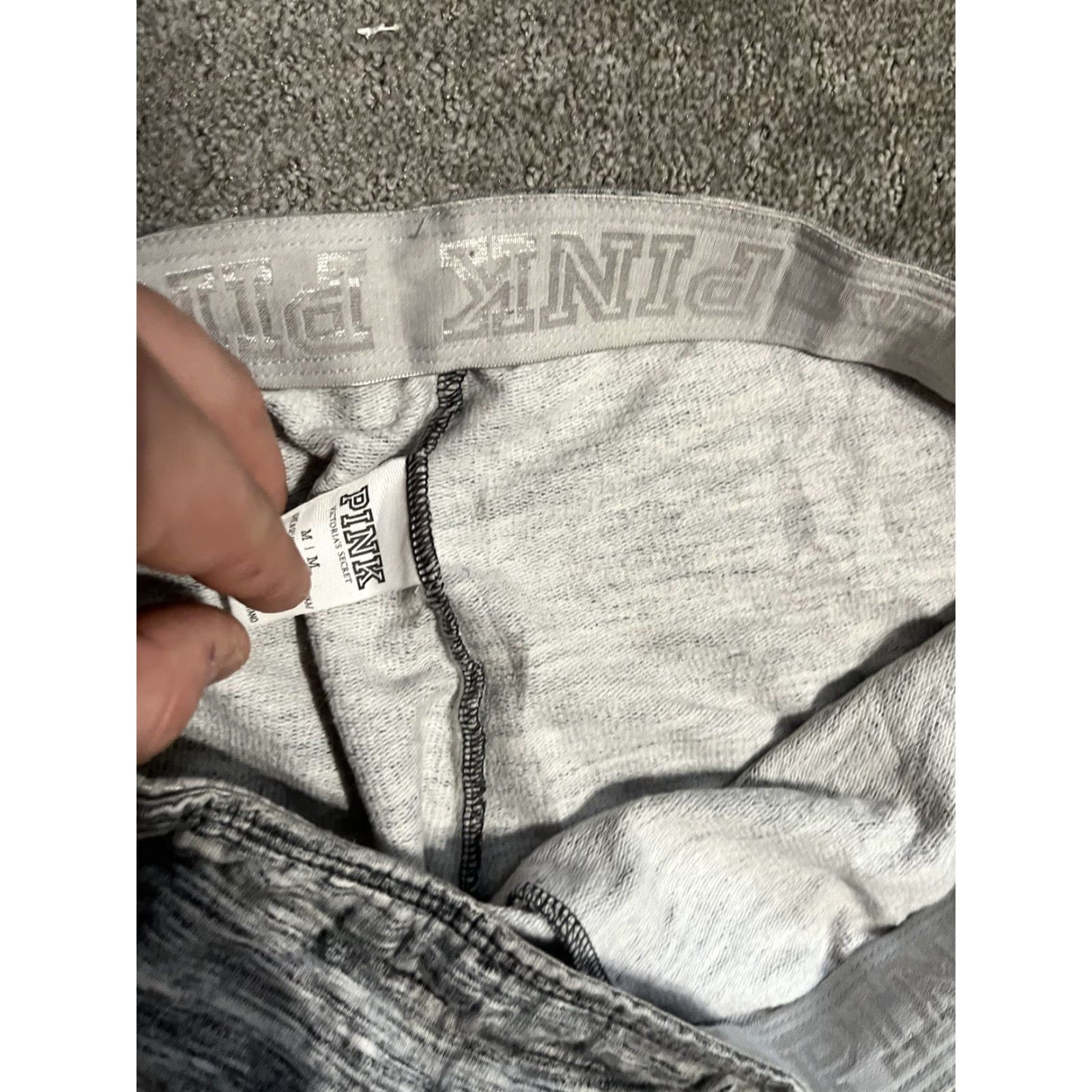 Victoria's Secret Victoria's Secret PINK Sweatpants Women Size Medium Gray Logo Jogger Sweatpants Modern Casual Activewear Teens M Gray Logo Jogger Women TS Regular Size 32" / US 10 / IT 46 - 5 Thumbnail