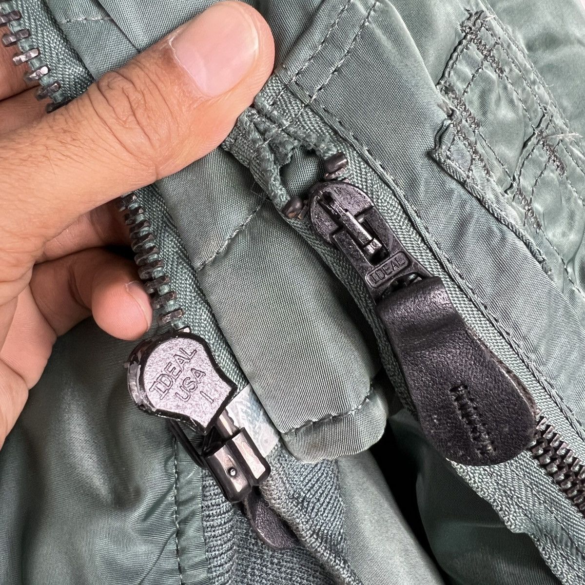 Alpha Industries 🔥 RARE RIOT ALPHA MA-1 US AIR FORCE SATIN BOMBER JACKET Size US M / EU 48-50 / 2 - 11 Thumbnail
