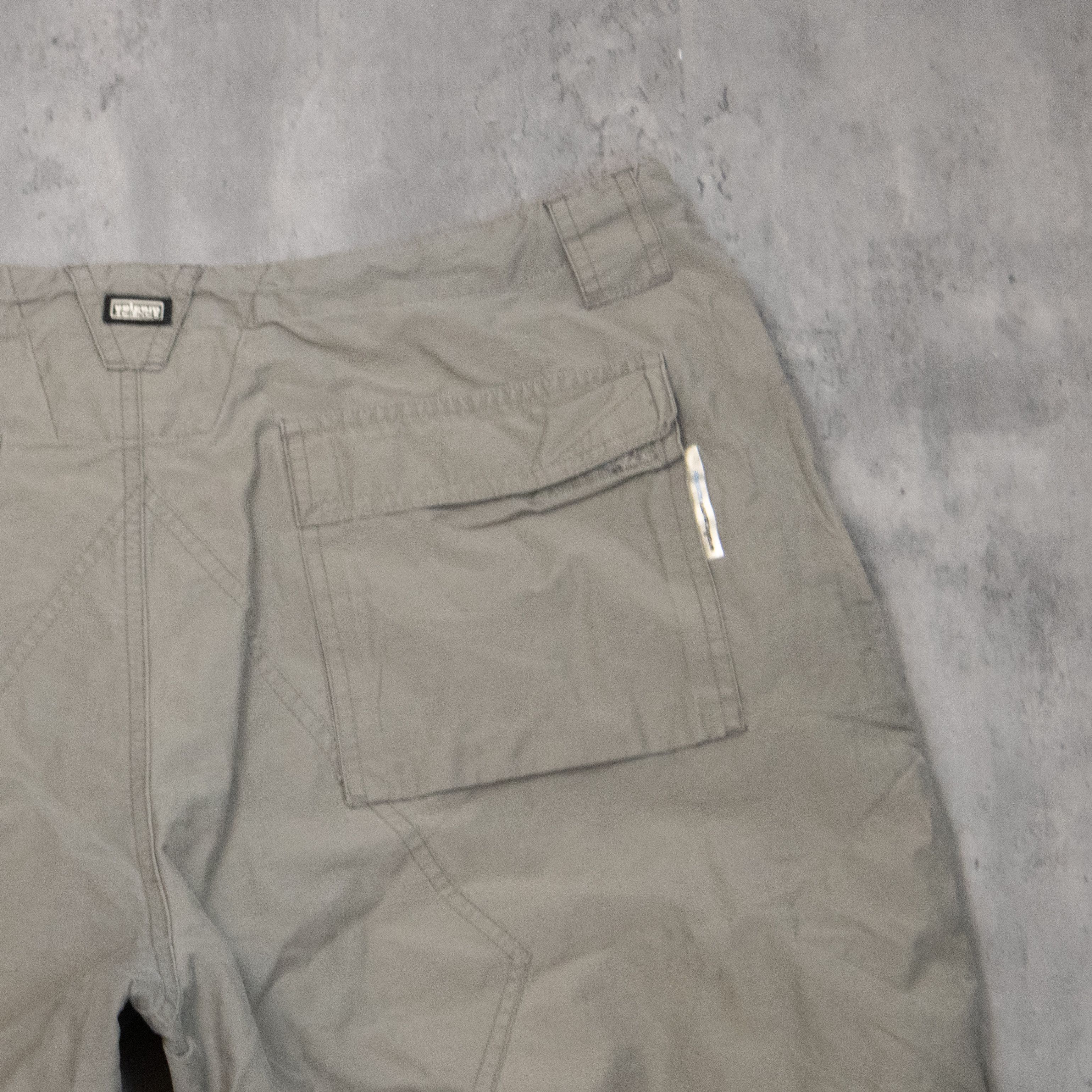 Volcom Y2K Volcom Baggy Cargo Olive Grey Baggy Relax Shorts Size US 36 / EU 52 - 10 Thumbnail