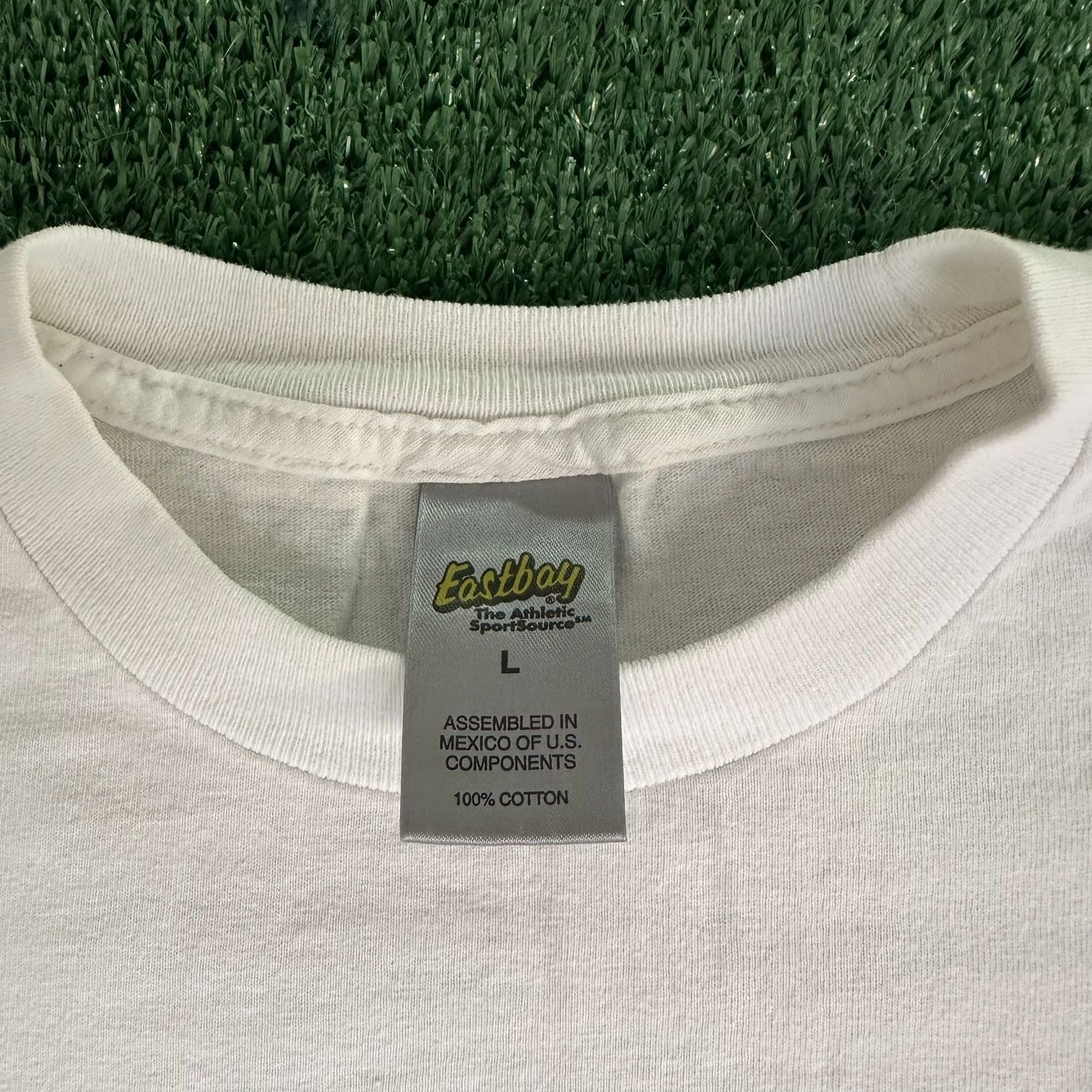 Vintage Vintage Y2K Eastbay Basketball T-Shirt Streetwear Sports Tee Size US L / EU 52-54 / 3 - 3 Thumbnail