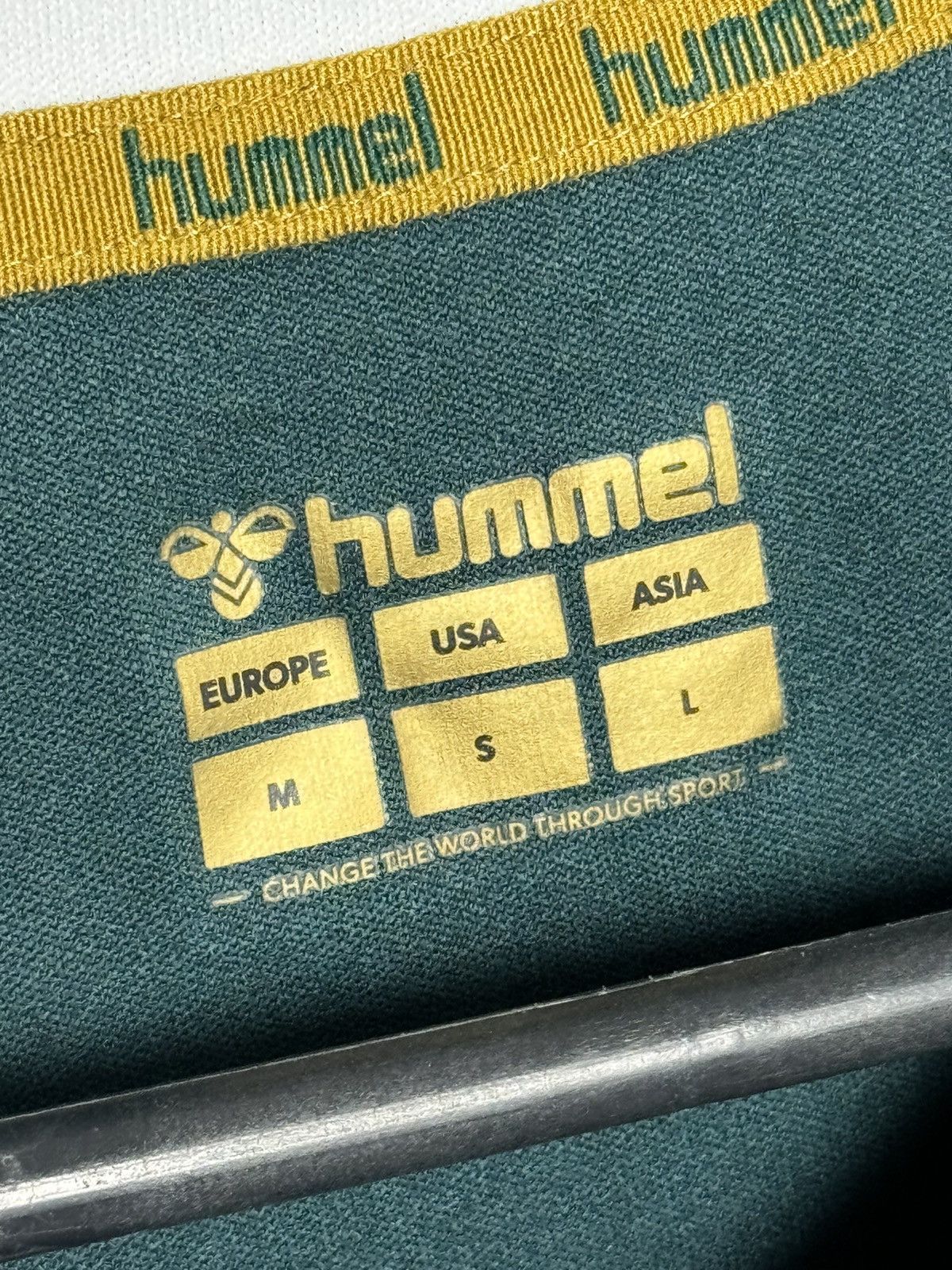 Hummel Middlesbrough 21/22 Away Football Jersey Size US S / EU 44-46 / 1 - 8 Thumbnail