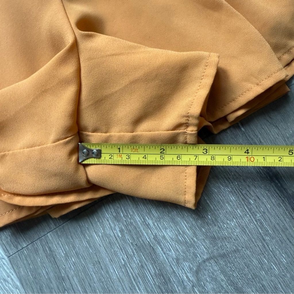 Aritzia Sunday Best Orange Shorts High-Waisted Flowy Size 26" / US 2 / IT 38 - 6 Thumbnail