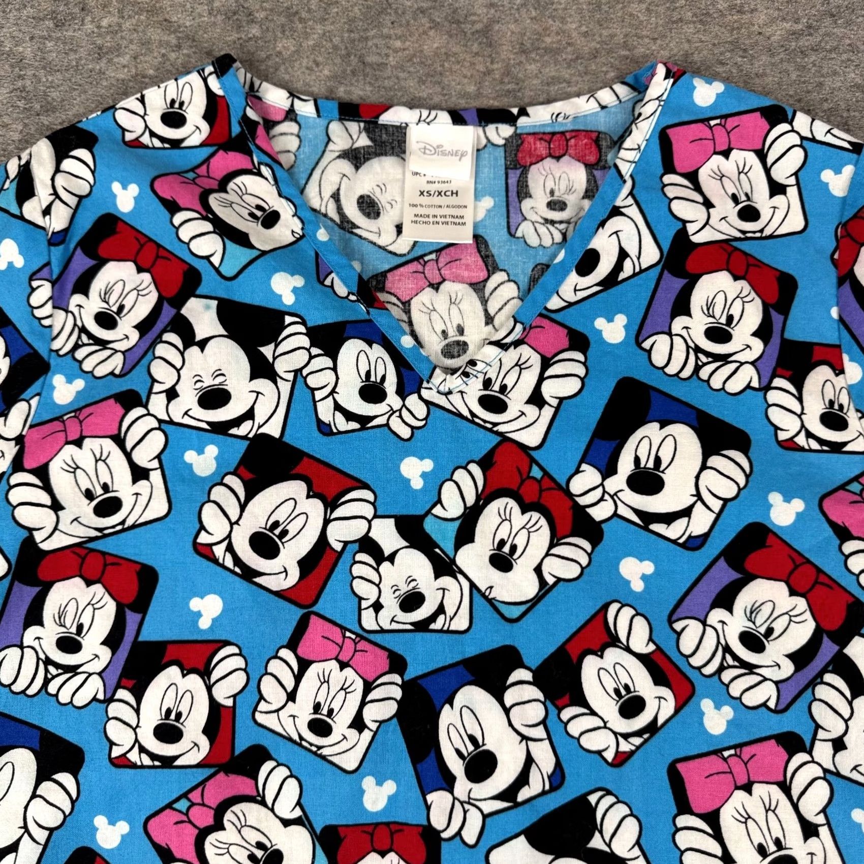 Disney VINTAGE Disney Scrub Top Mickey Minnie Mouse Cotton Blue Womens XS Size XS / US 0-2 / IT 36-38 - 3 Thumbnail