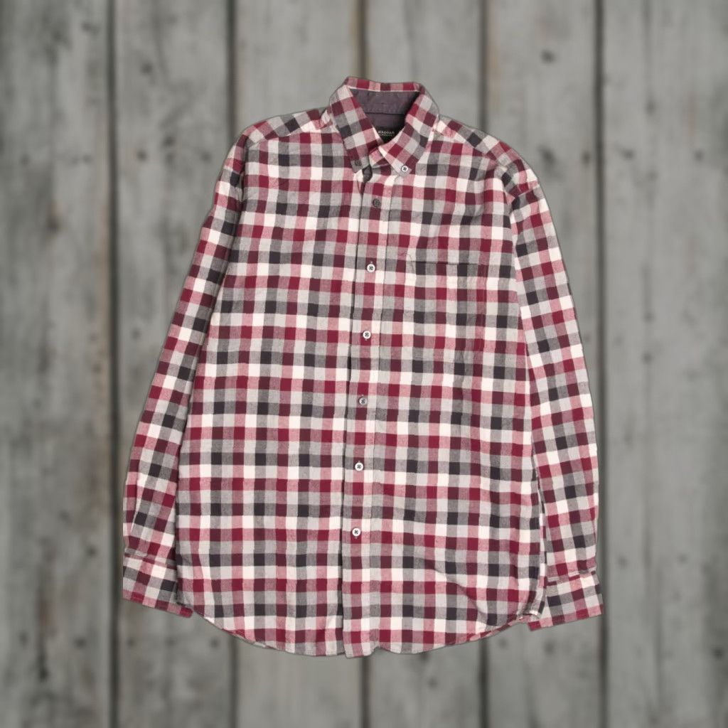 Haggar VINTAGE Haggar Clothing Shirt Small Burgundy Cotton Plaid Flannel - 4314 Womens? Size US S / EU 44-46 / 1 - 1 Thumbnail