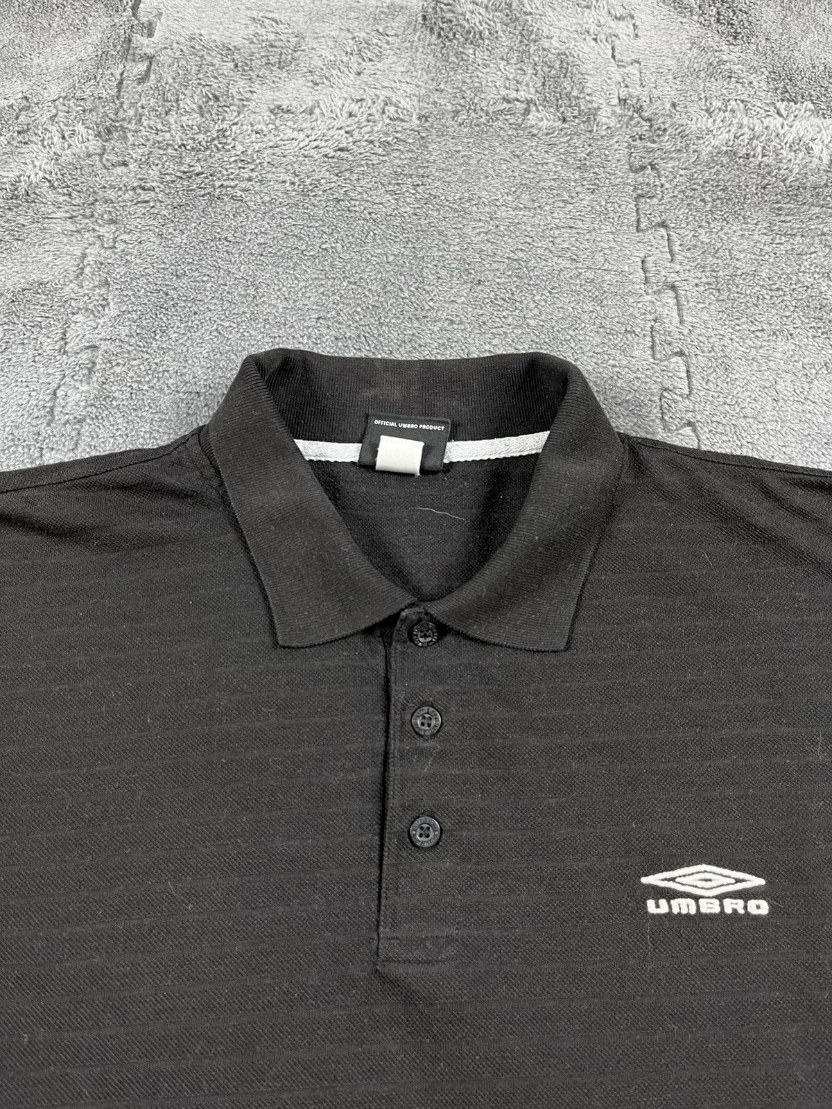 Umbro Vintage Y2K Umbro logo polo tee streetwear size L Size US L / EU 52-54 / 3 - 4 Thumbnail