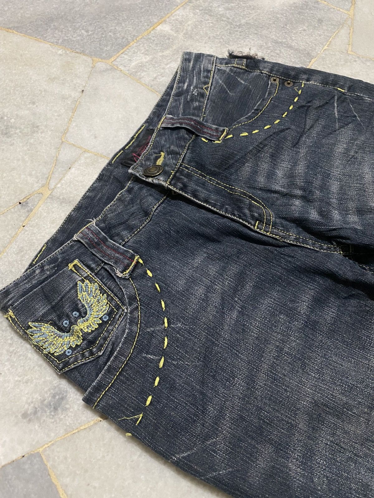 Japanese Brand Vintage Embroidered Wing Denim Jeans (Y2K Style) Size 30" / US 8 / IT 44 - 11 Thumbnail