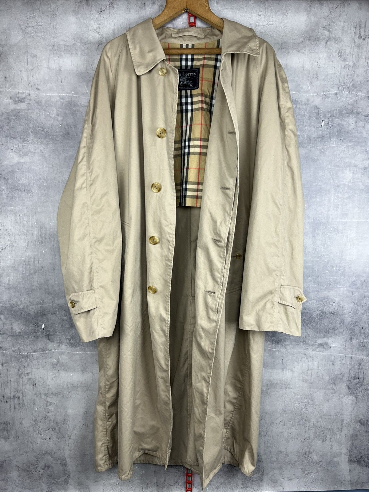Burberry vintage burberrys nova check trench coat size 54 long Size US L / EU 52-54 / 3 - 2 Thumbnail