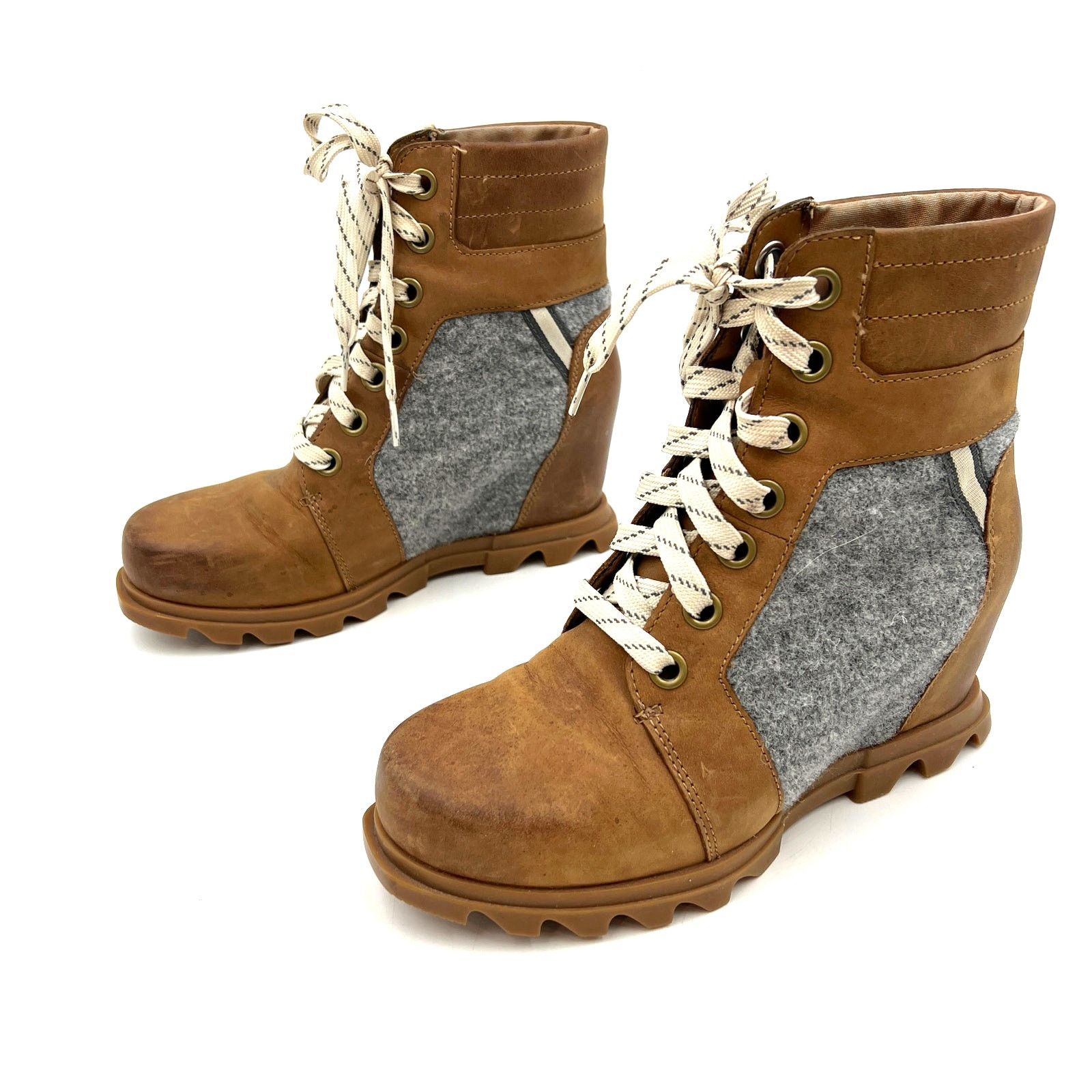 SOREL Sorel Joan of Arctic Wedge III Lexie Bootie Tan Nubuck Size US 8 / IT 38 - 8 Thumbnail