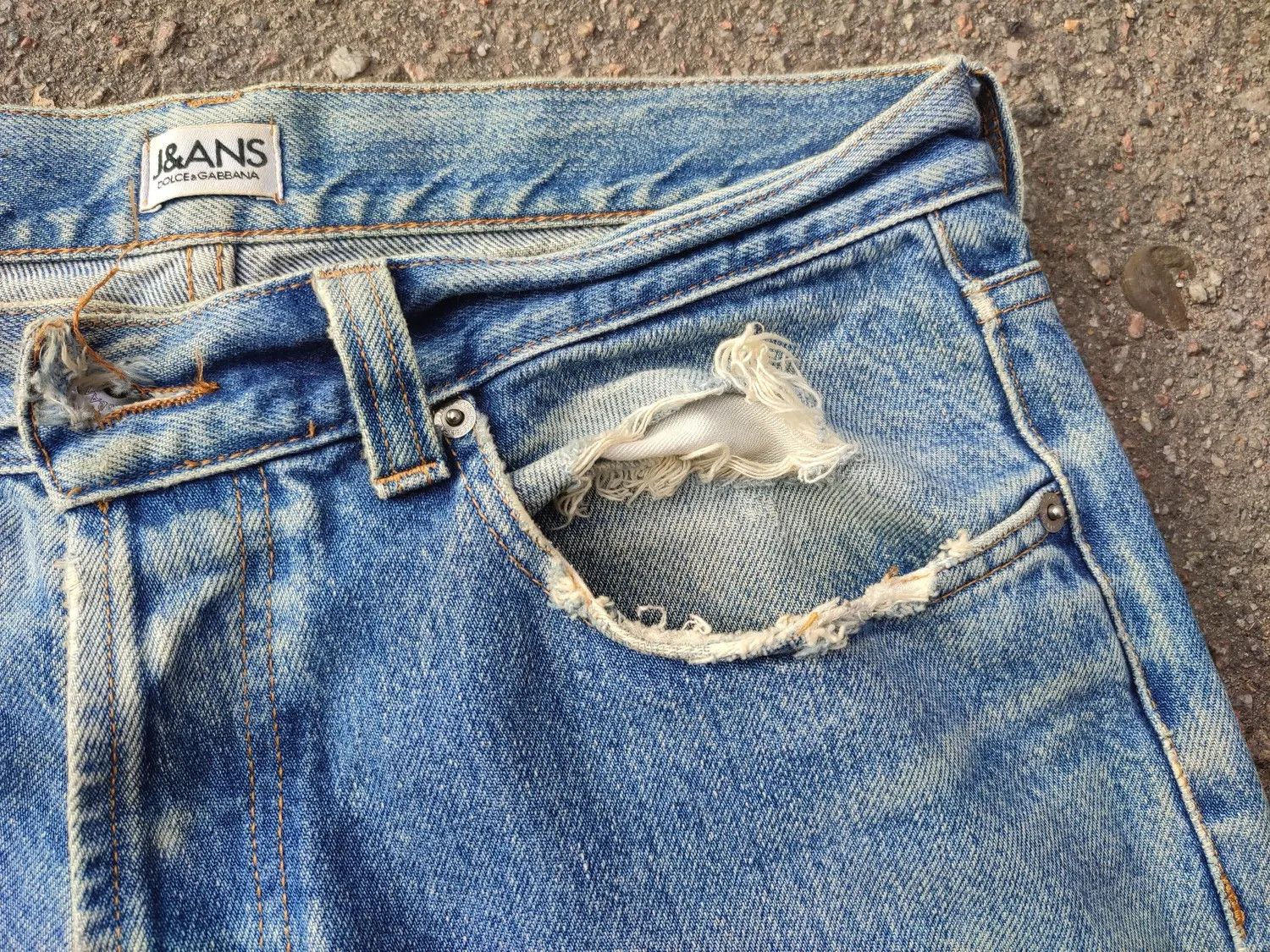 Dolce & Gabbana × Vintage Dolce & Gabbana J&ANS Vintage Blue Distressed Denim Size US 32 / EU 48 - 4 Thumbnail