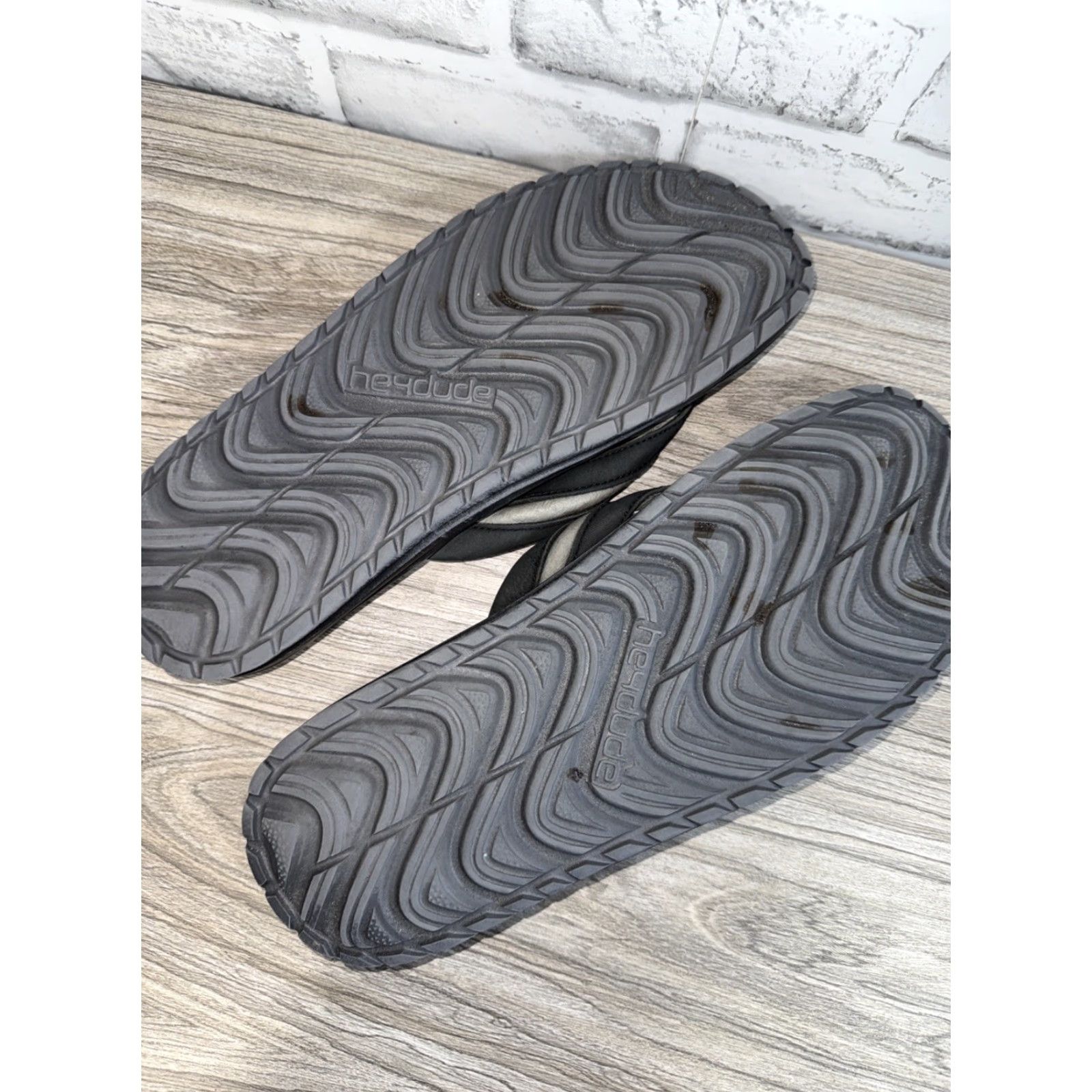 Vintage **Hey Dude Mens Gray Flip Flop Comfort Sandals 12** User: Hey Dude Mens Gray Comfort Sandals 12 Size ONE SIZE - 4 Thumbnail